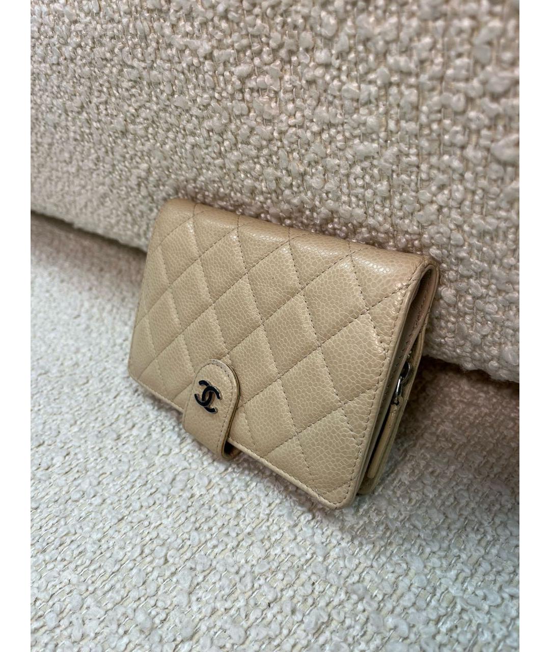 CHANEL Бежевый кожаный кошелек, фото 6