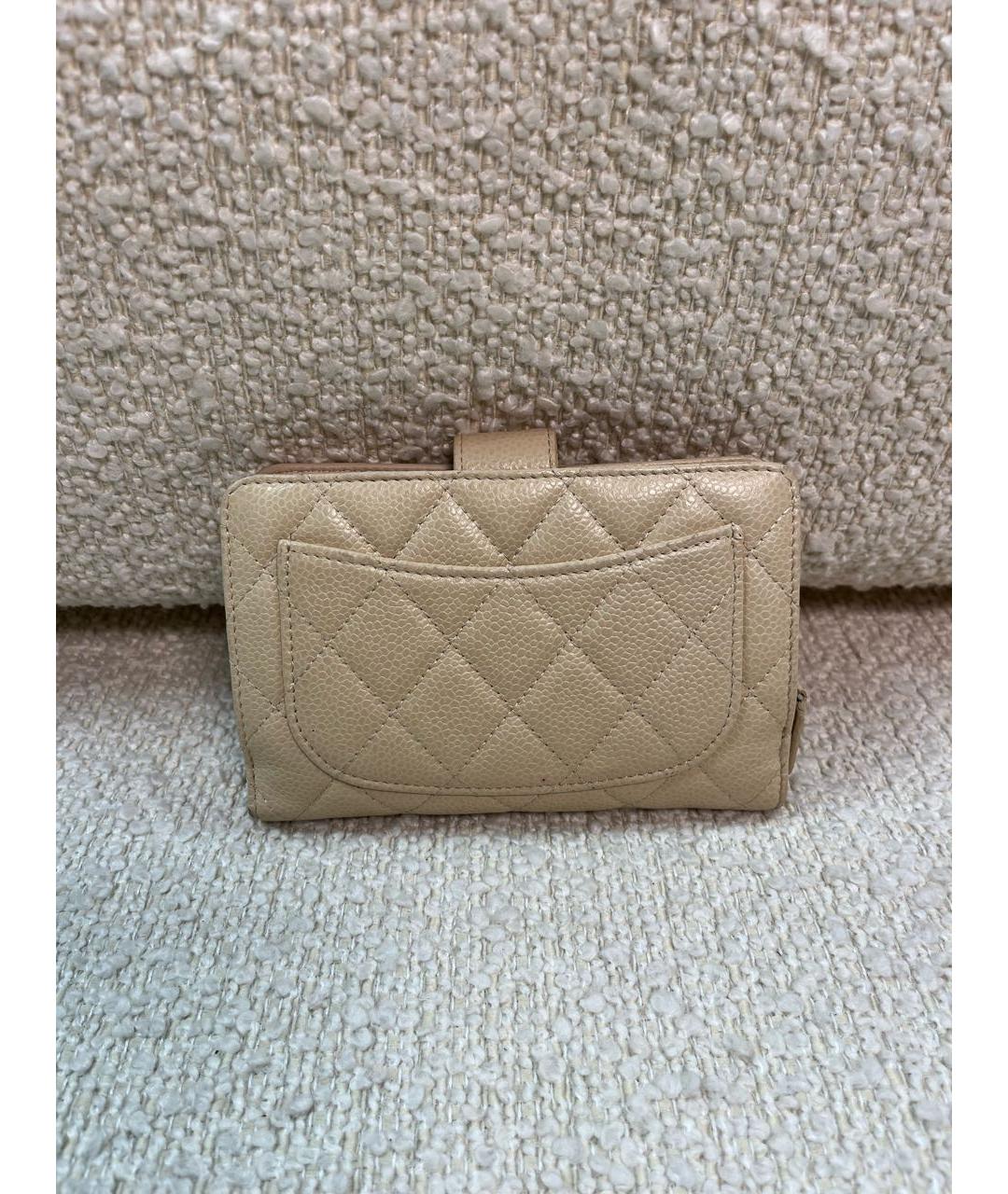 CHANEL Бежевый кожаный кошелек, фото 3