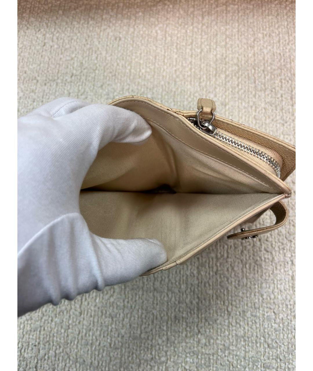 CHANEL Бежевый кожаный кошелек, фото 4