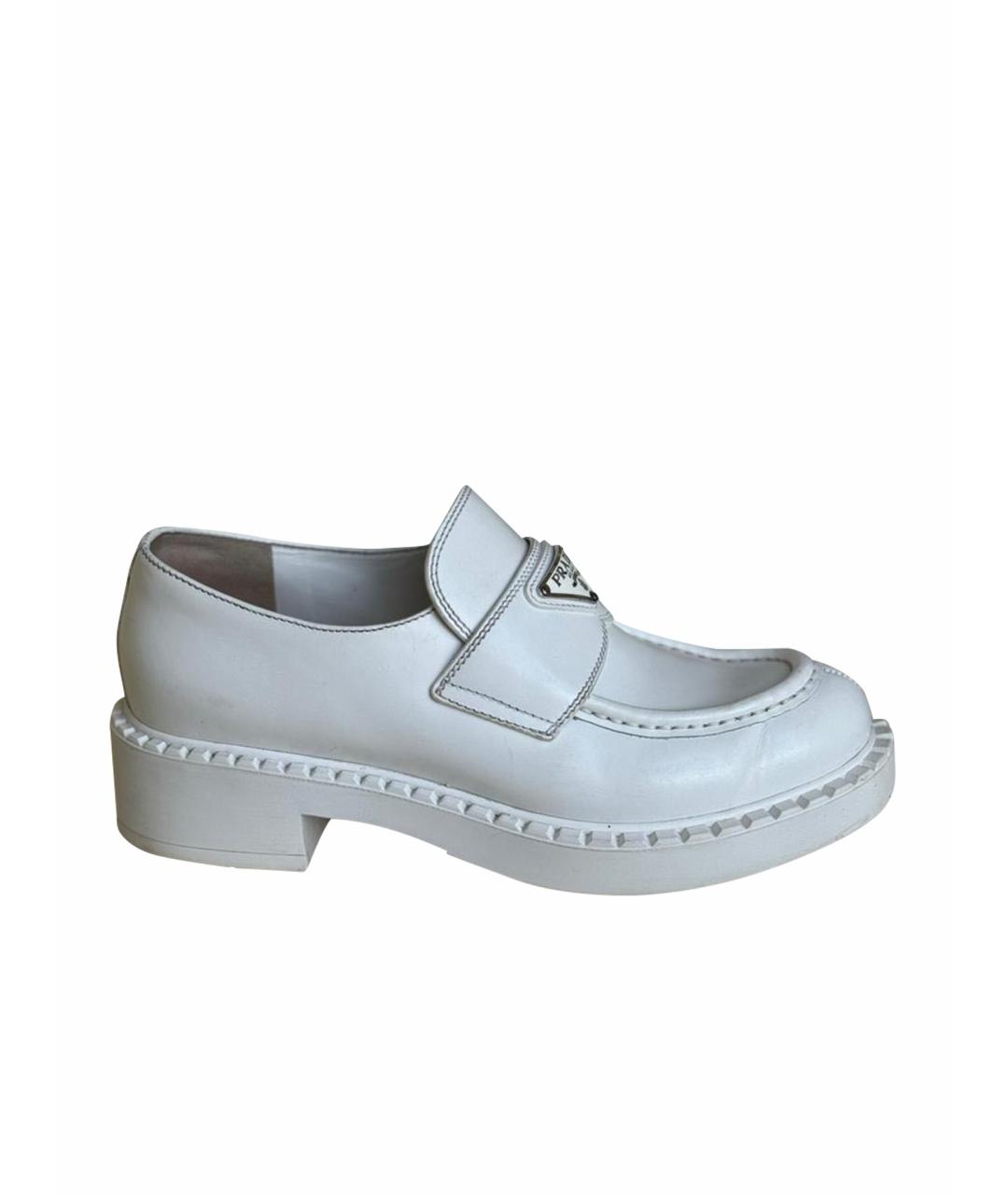 PRADA Белые кожаные лоферы, фото 1