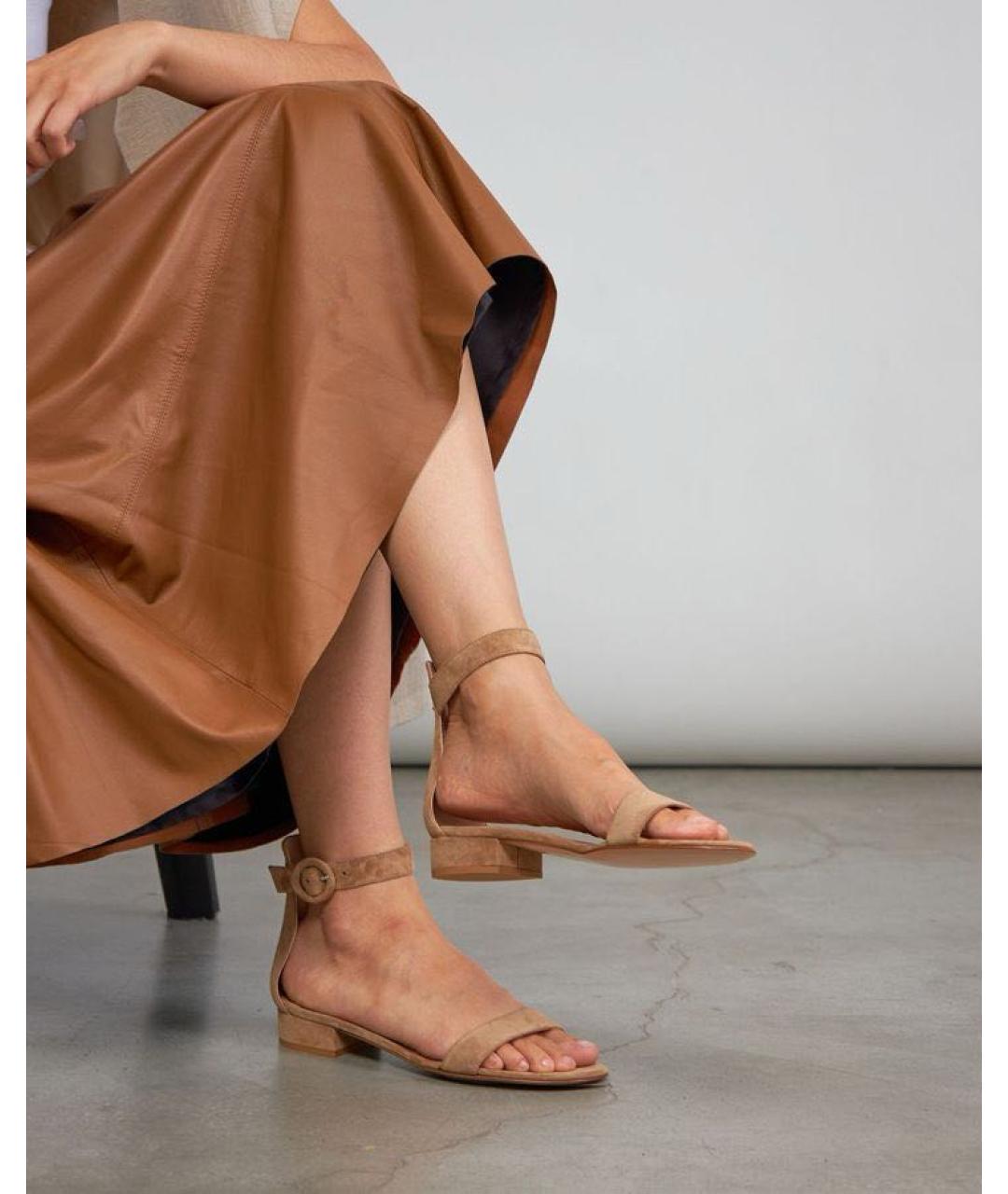 GIANVITO ROSSI Бежевые замшевые босоножки, фото 4