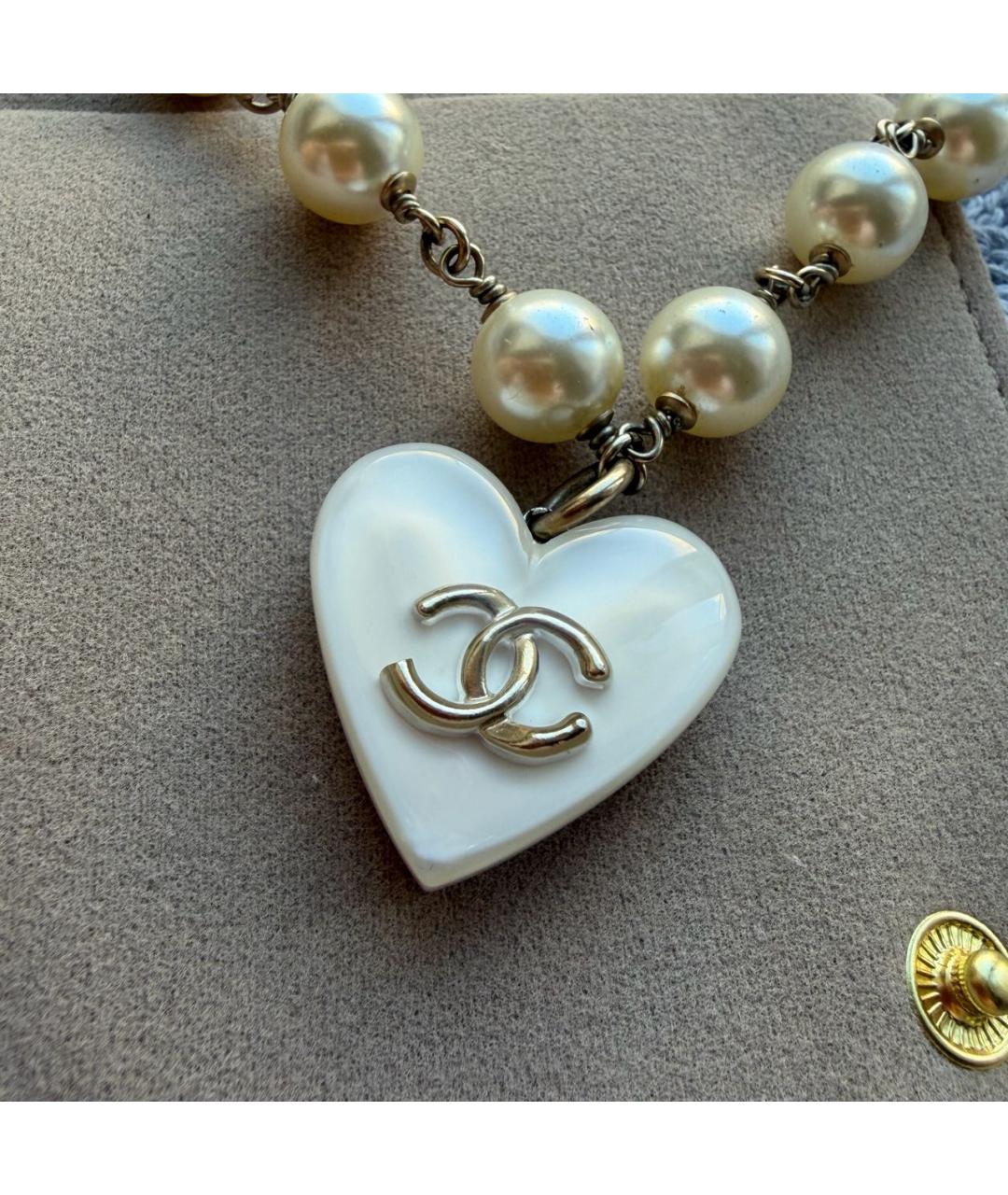 CHANEL Белое колье из экзотической кожи, фото 4