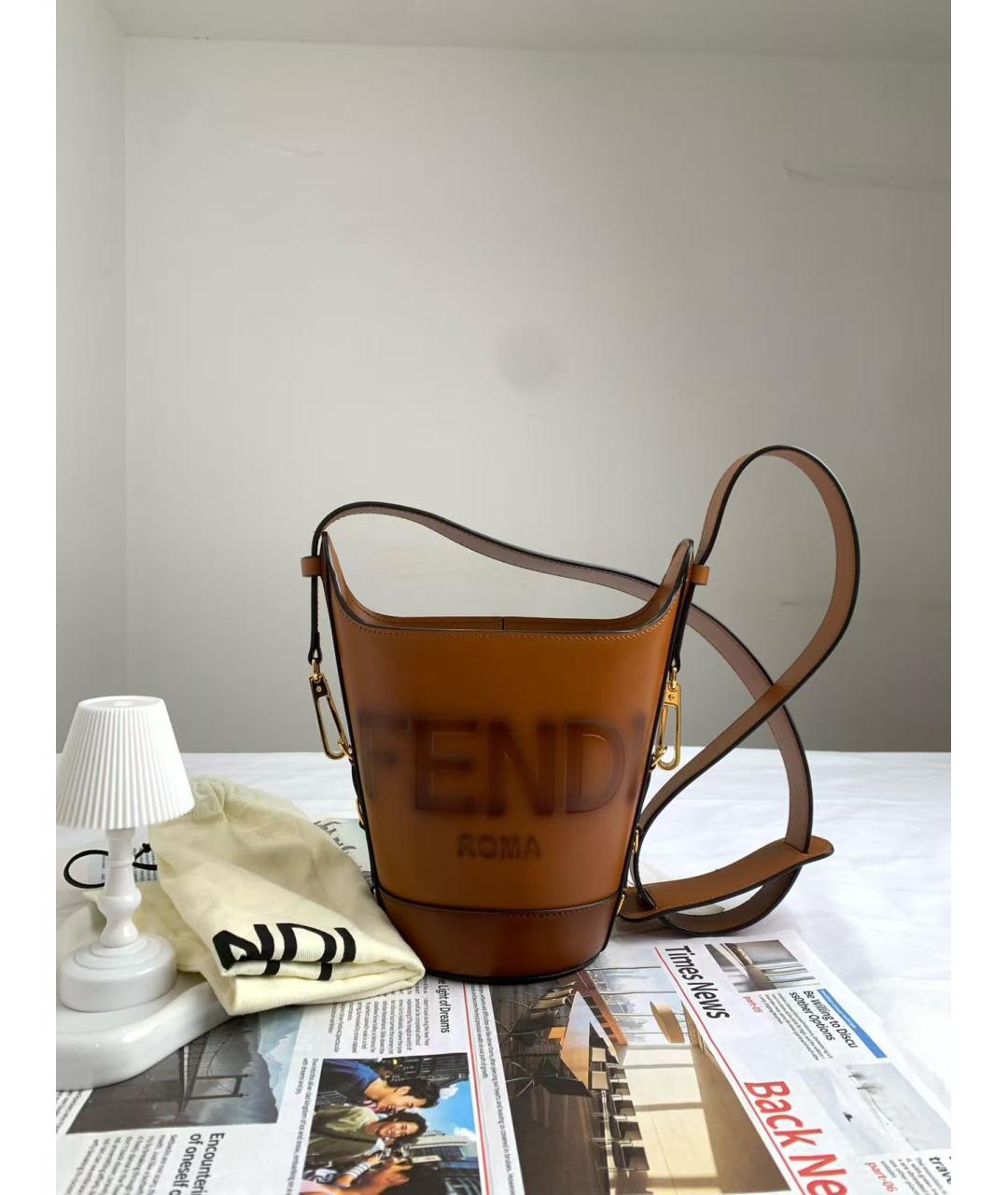 FENDI Коричневая кожаная сумка через плечо, фото 7