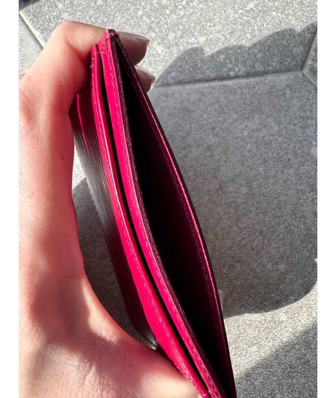 LOUIS VUITTON Бордовый кожаный кардхолдер, фото 4