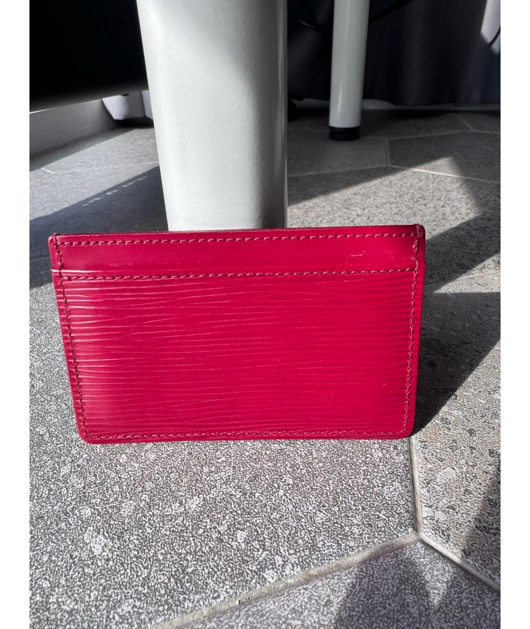 LOUIS VUITTON Бордовый кожаный кардхолдер, фото 3