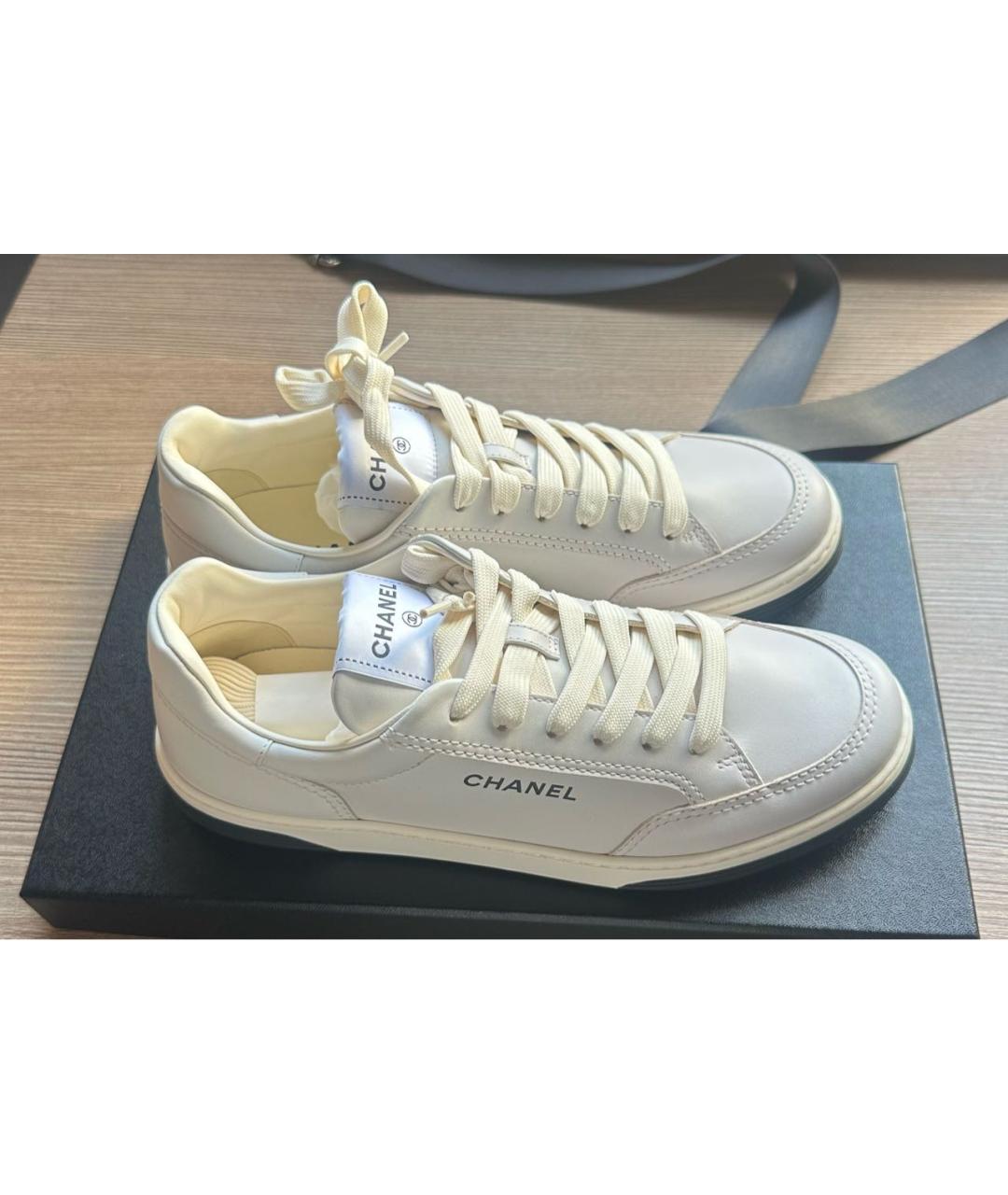 CHANEL Белые кожаные кроссовки, фото 9