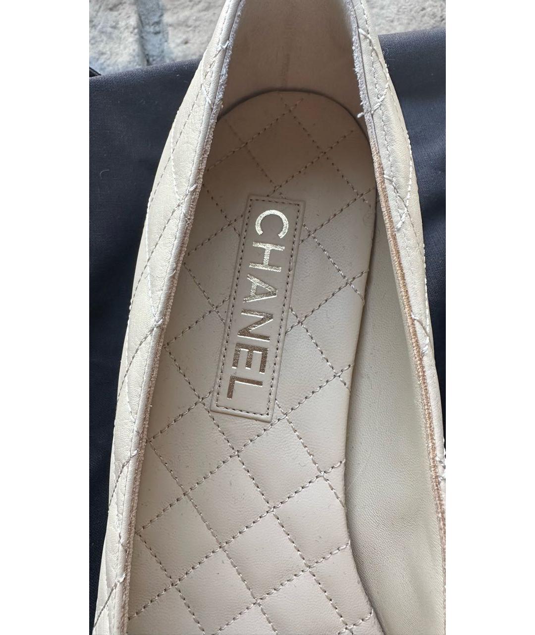 CHANEL Бежевые кожаные балетки, фото 6