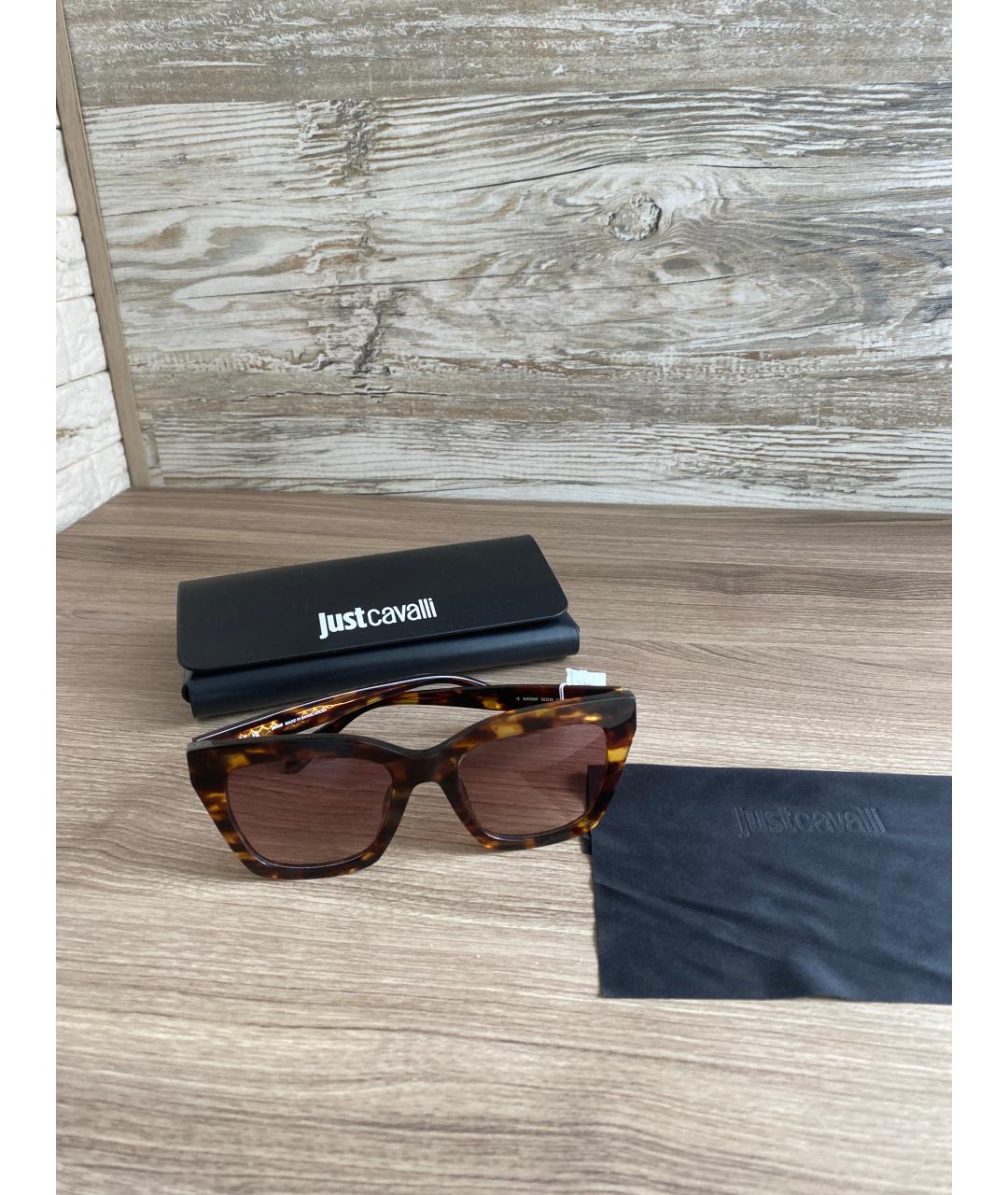 JUST CAVALLI Коричневые пластиковые солнцезащитные очки, фото 6