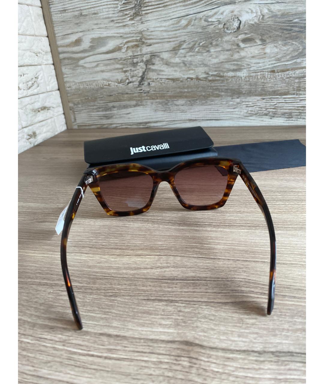 JUST CAVALLI Коричневые пластиковые солнцезащитные очки, фото 4