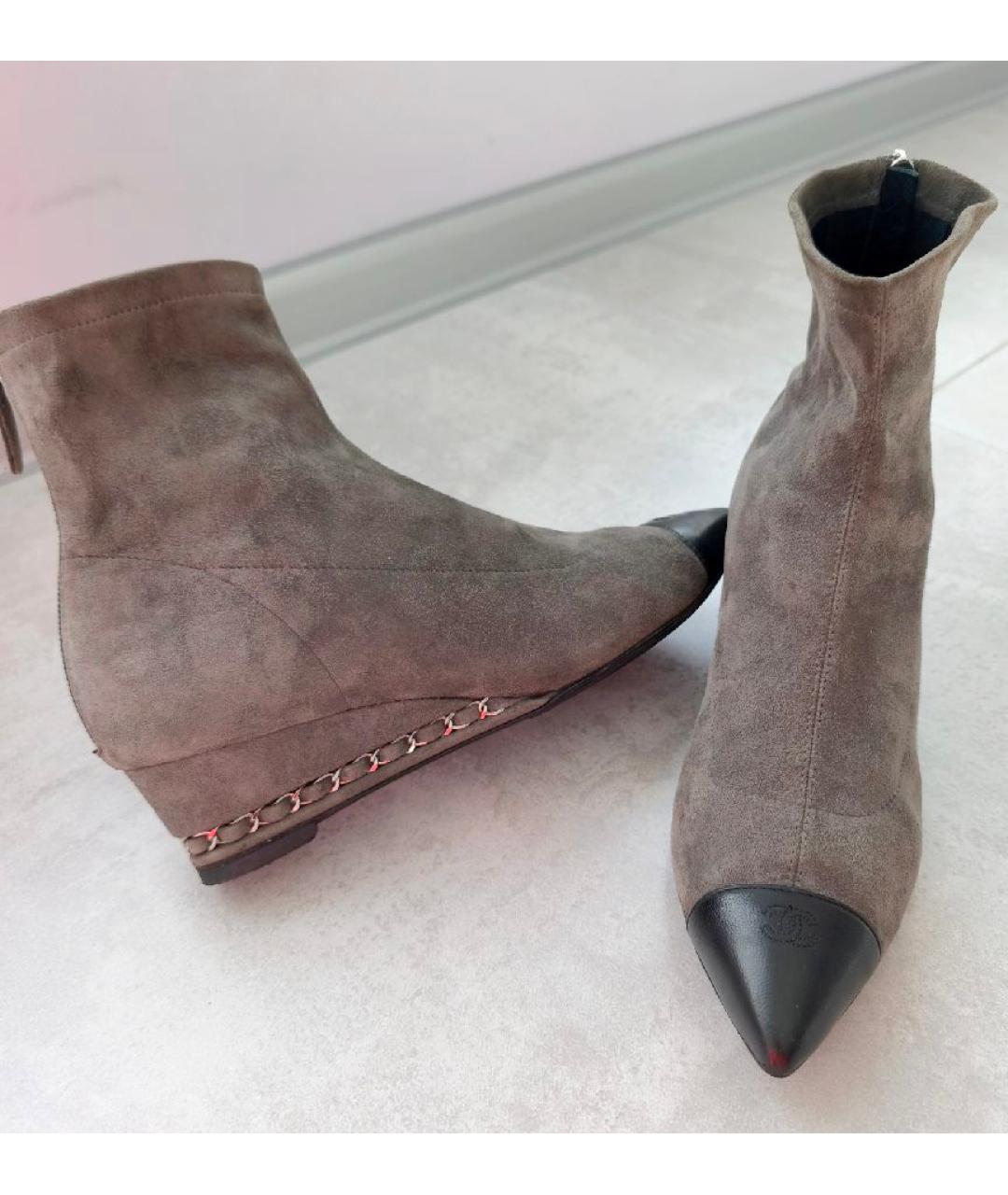 CHANEL Серые замшевые ботильоны, фото 2