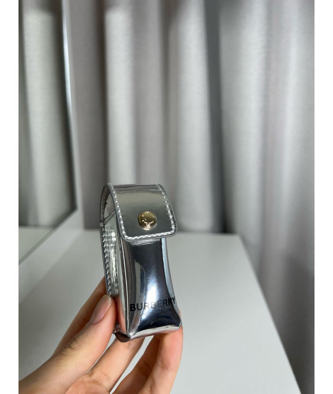 BURBERRY Серебрянный брелок, фото 4