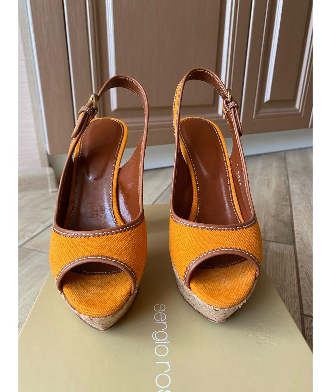 SERGIO ROSSI Оранжевое текстильные босоножки, фото 2