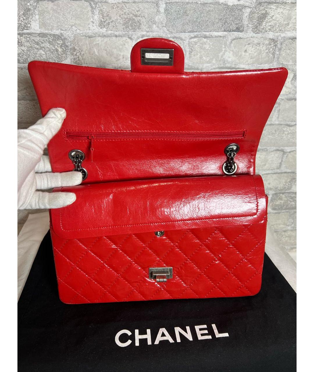 CHANEL Красная сумка через плечо из лакированной кожи, фото 7