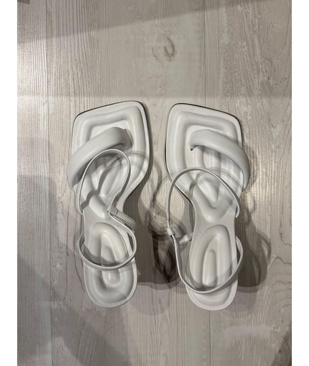 JACQUEMUS Белые кожаные босоножки, фото 3