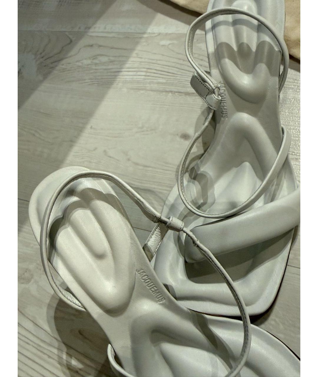 JACQUEMUS Белые кожаные босоножки, фото 5