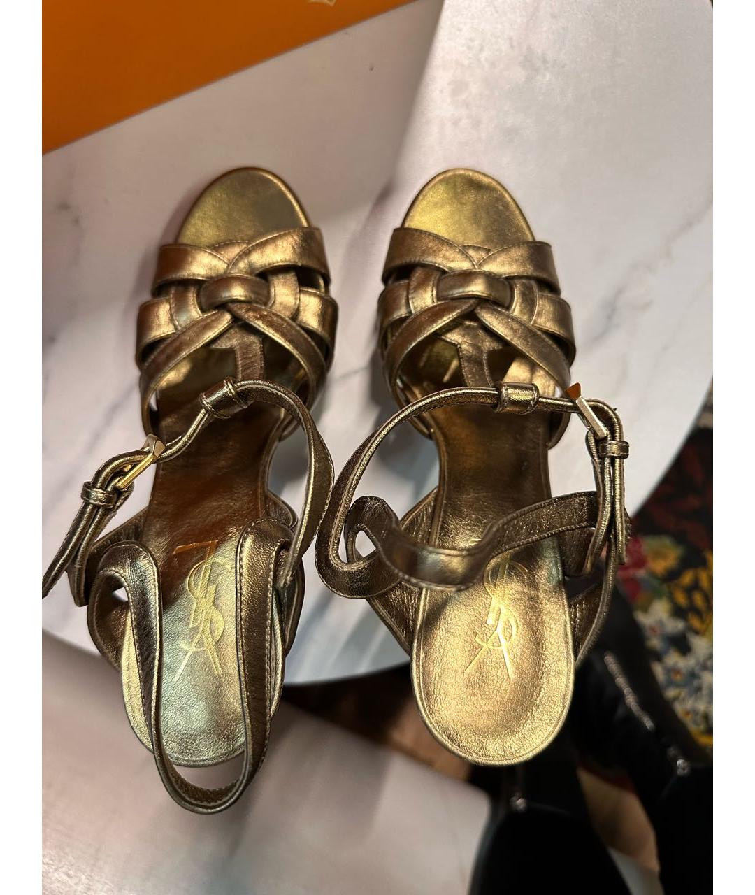 SAINT LAURENT Золотые кожаные босоножки, фото 3
