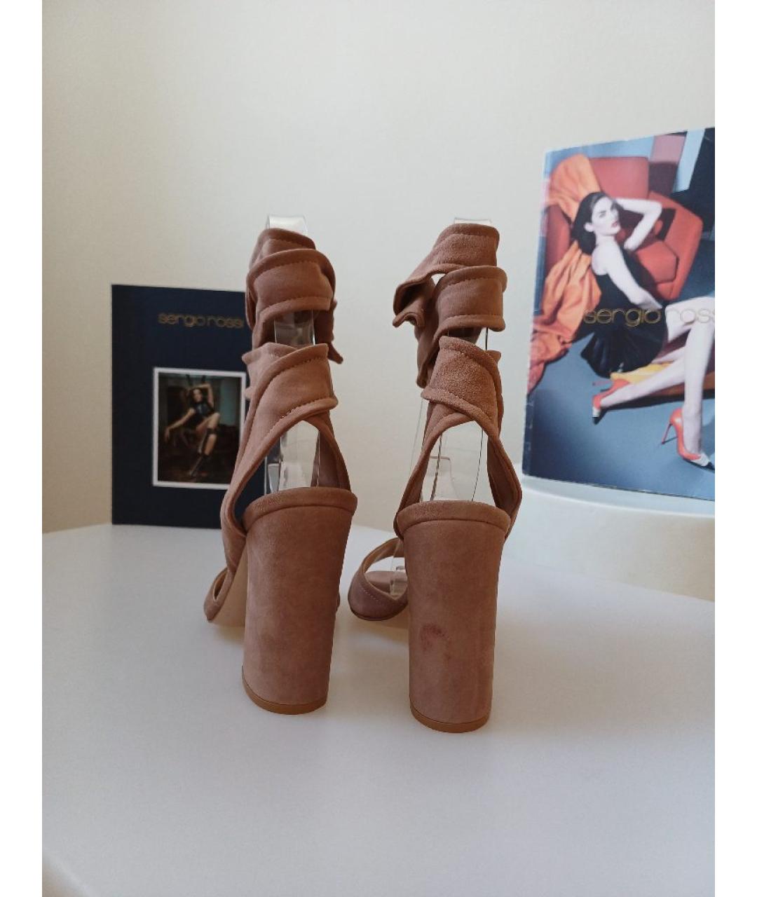 GIANVITO ROSSI Бежевые замшевые босоножки, фото 7