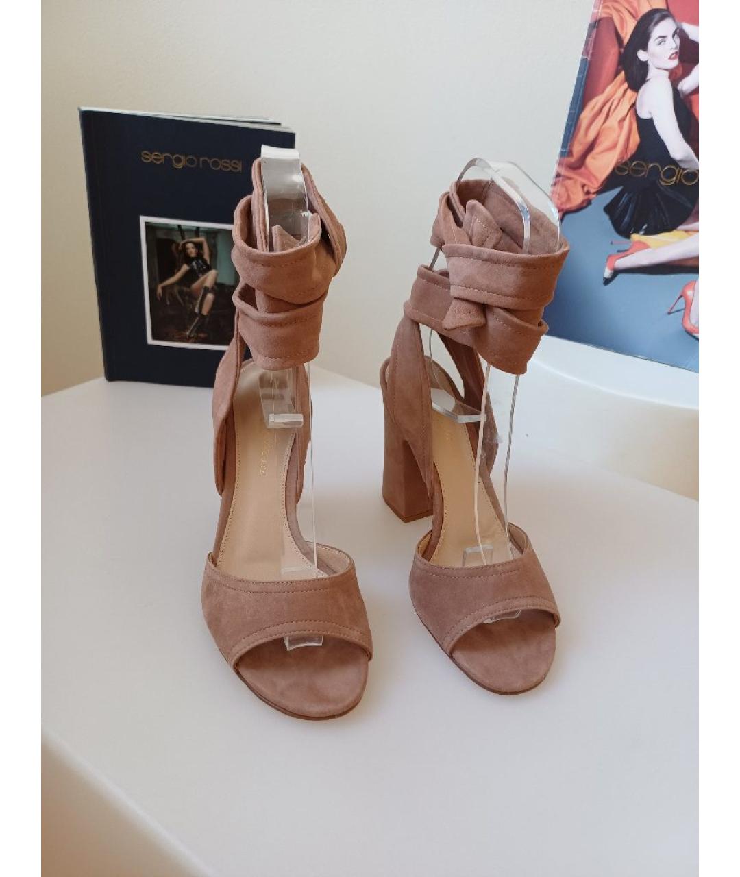 GIANVITO ROSSI Бежевые замшевые босоножки, фото 5