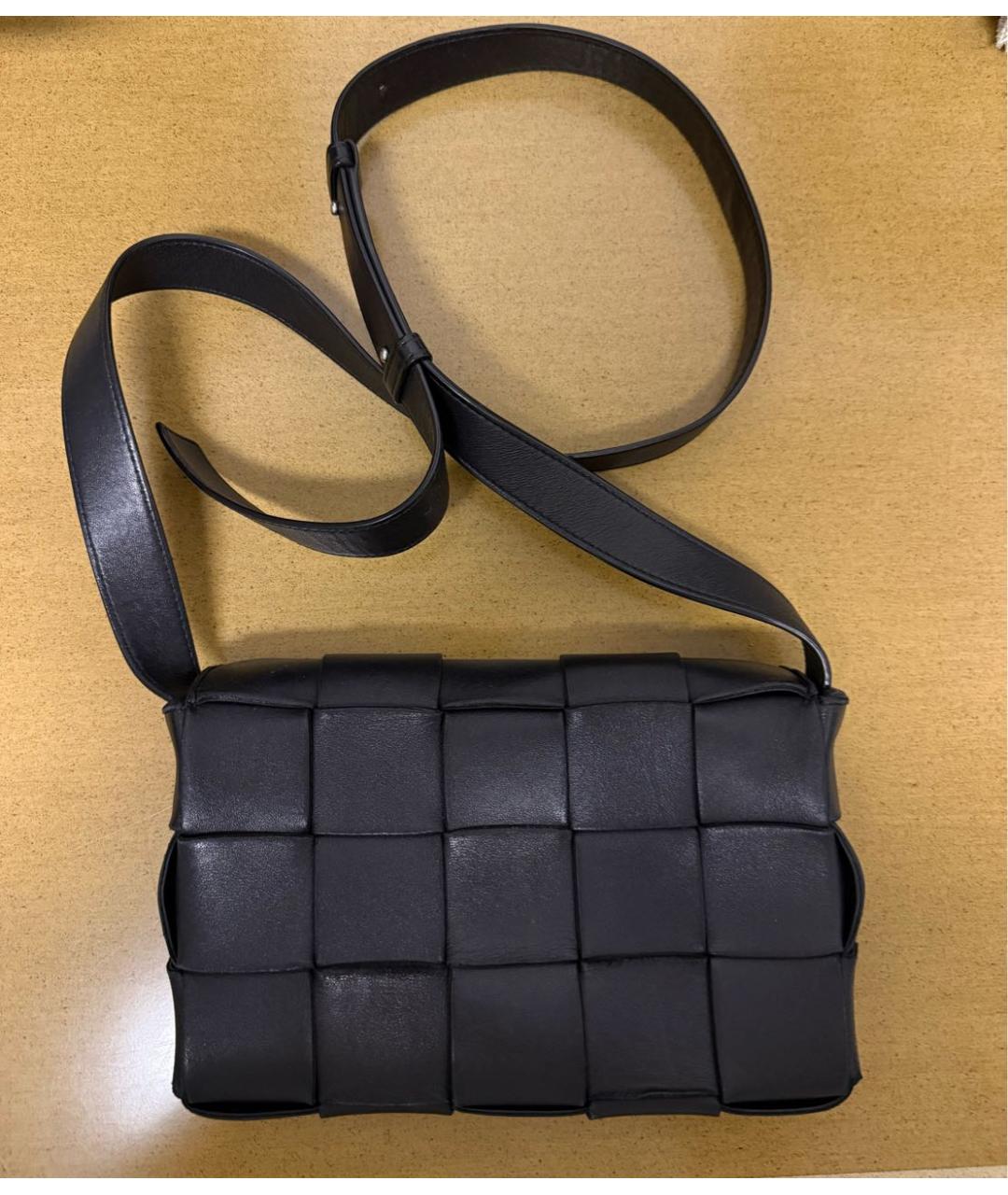 BOTTEGA VENETA Черная кожаная сумка через плечо, фото 2
