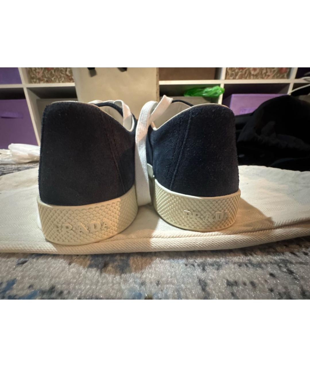 PRADA Темно-синие замшевые кроссовки, фото 4