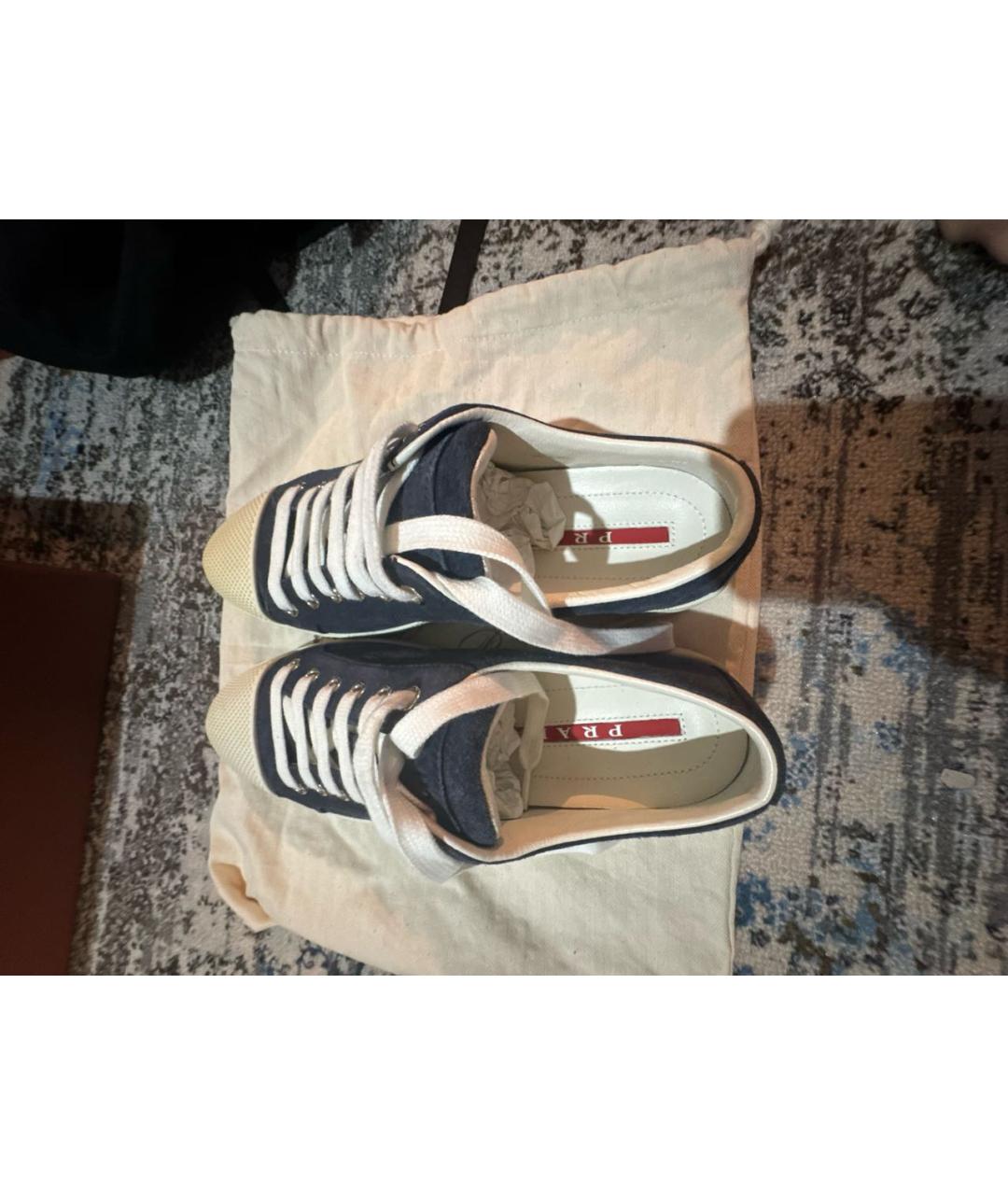 PRADA Темно-синие замшевые кроссовки, фото 3