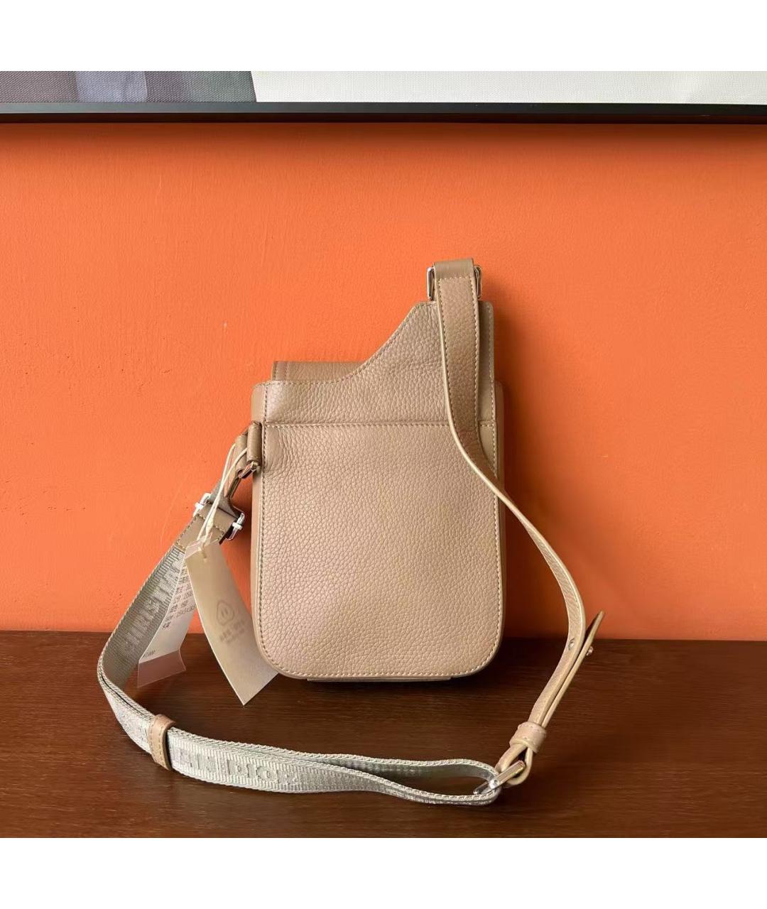 CHRISTIAN DIOR Бежевая кожаная сумка через плечо, фото 2