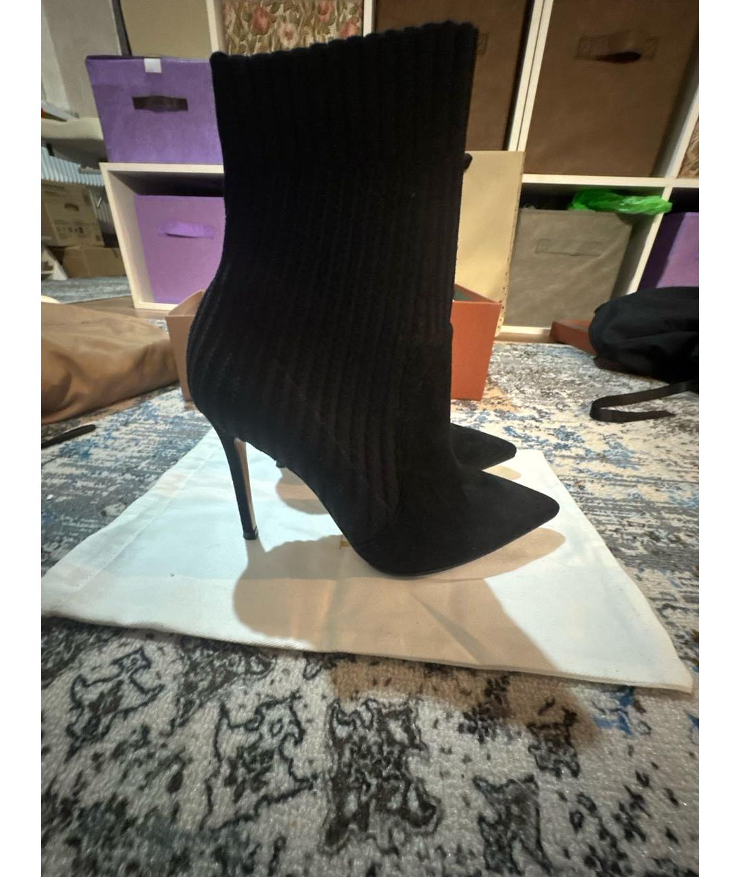 GIANVITO ROSSI Черные замшевые ботильоны, фото 5