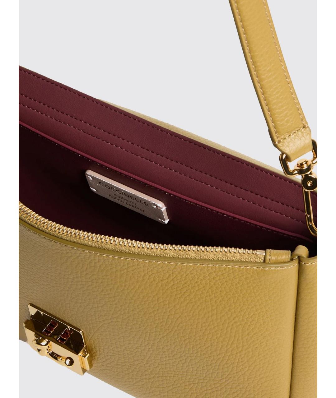 COCCINELLE Горчичная кожаная сумка с короткими ручками, фото 3