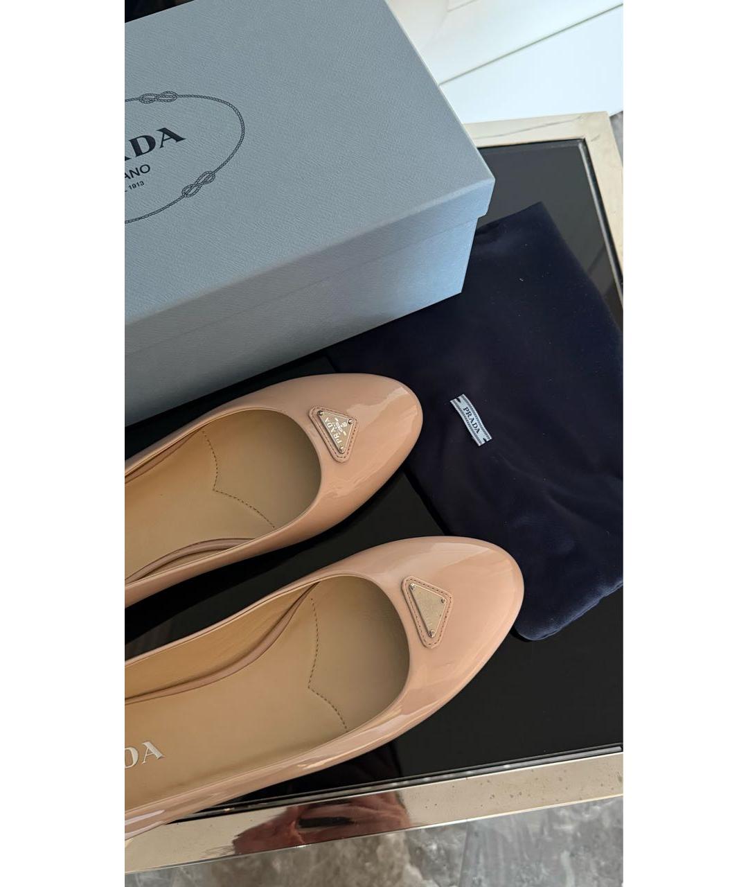 PRADA Бежевые кожаные балетки, фото 6