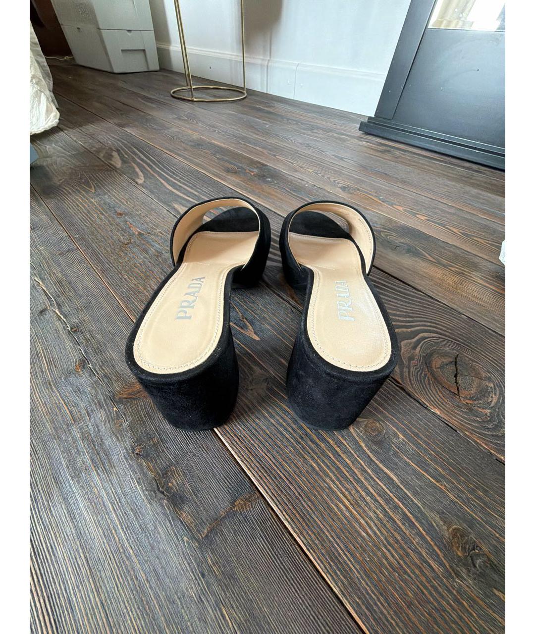 PRADA Черные замшевые сабо, фото 4