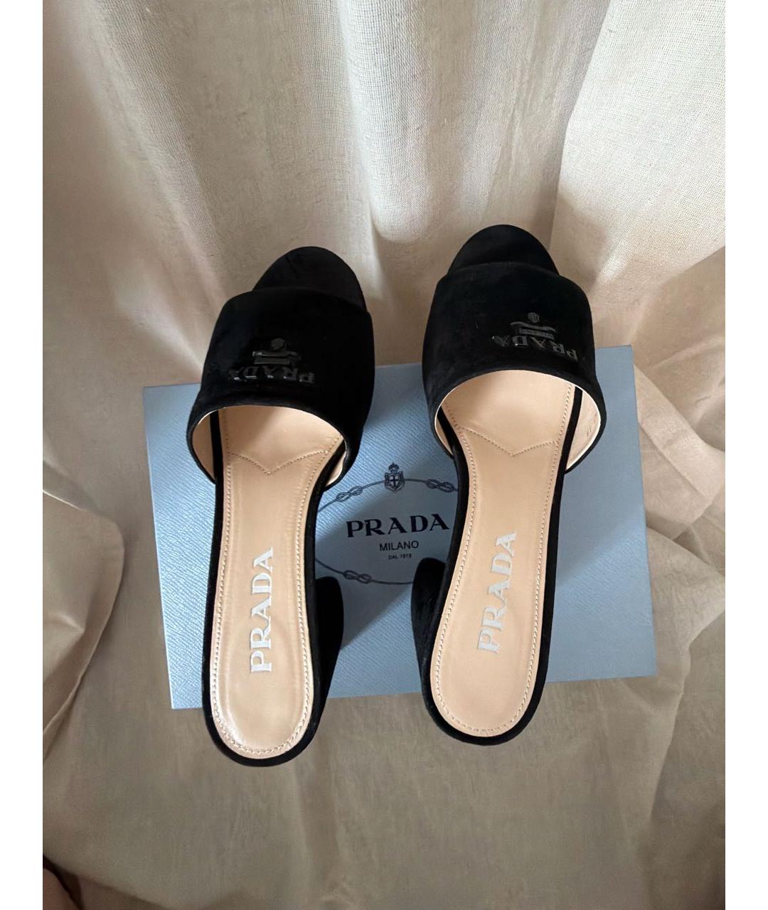 PRADA Черные замшевые сабо, фото 3