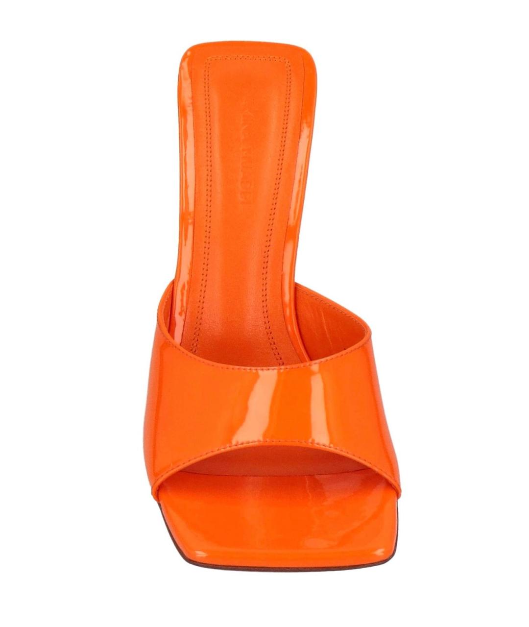 Amina Muaddi Оранжевое мюли из лакированной кожи, фото 3
