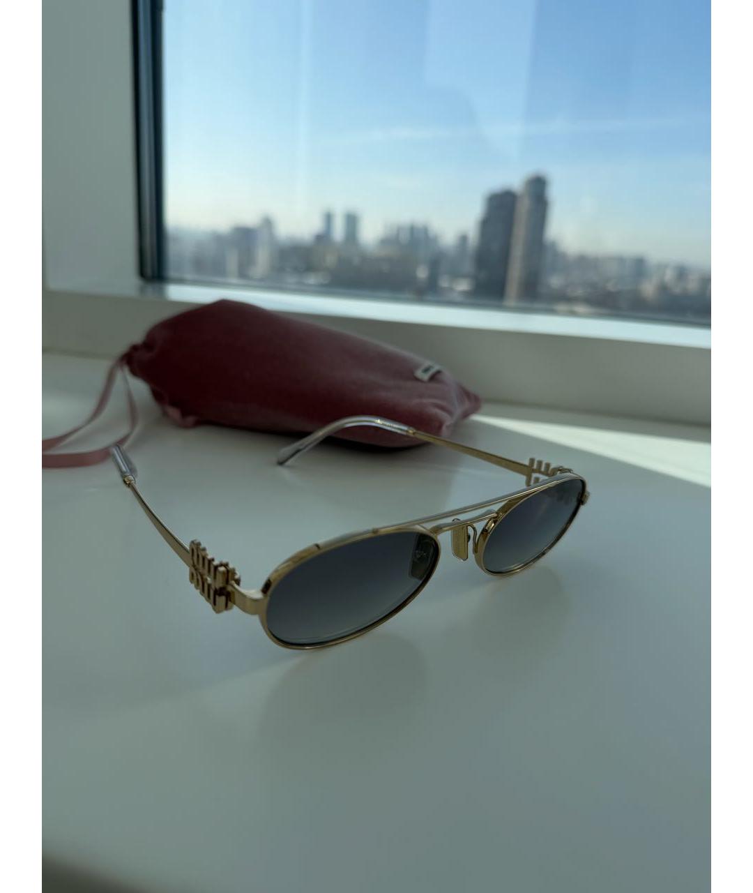 MIU MIU Золотые металлические солнцезащитные очки, фото 2