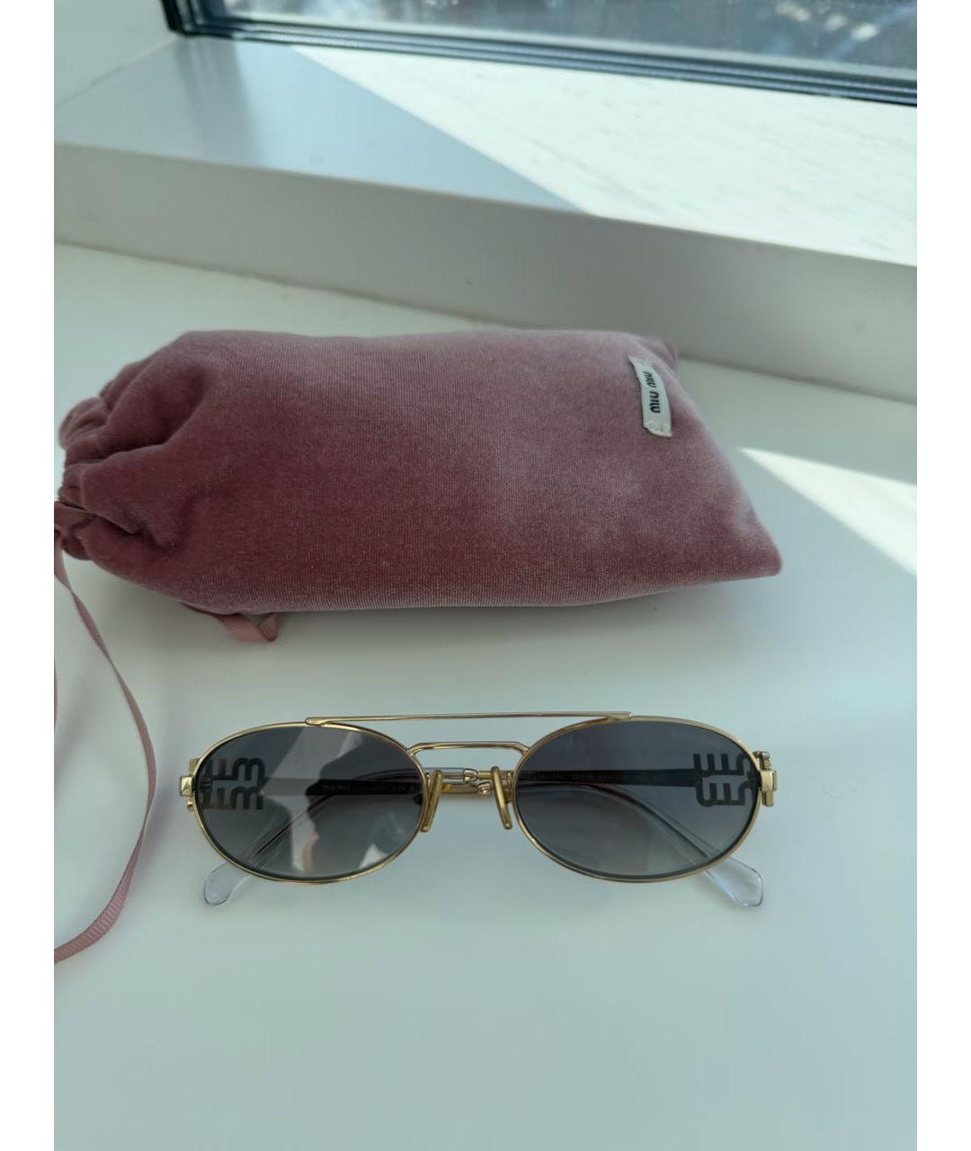 MIU MIU Золотые металлические солнцезащитные очки, фото 5