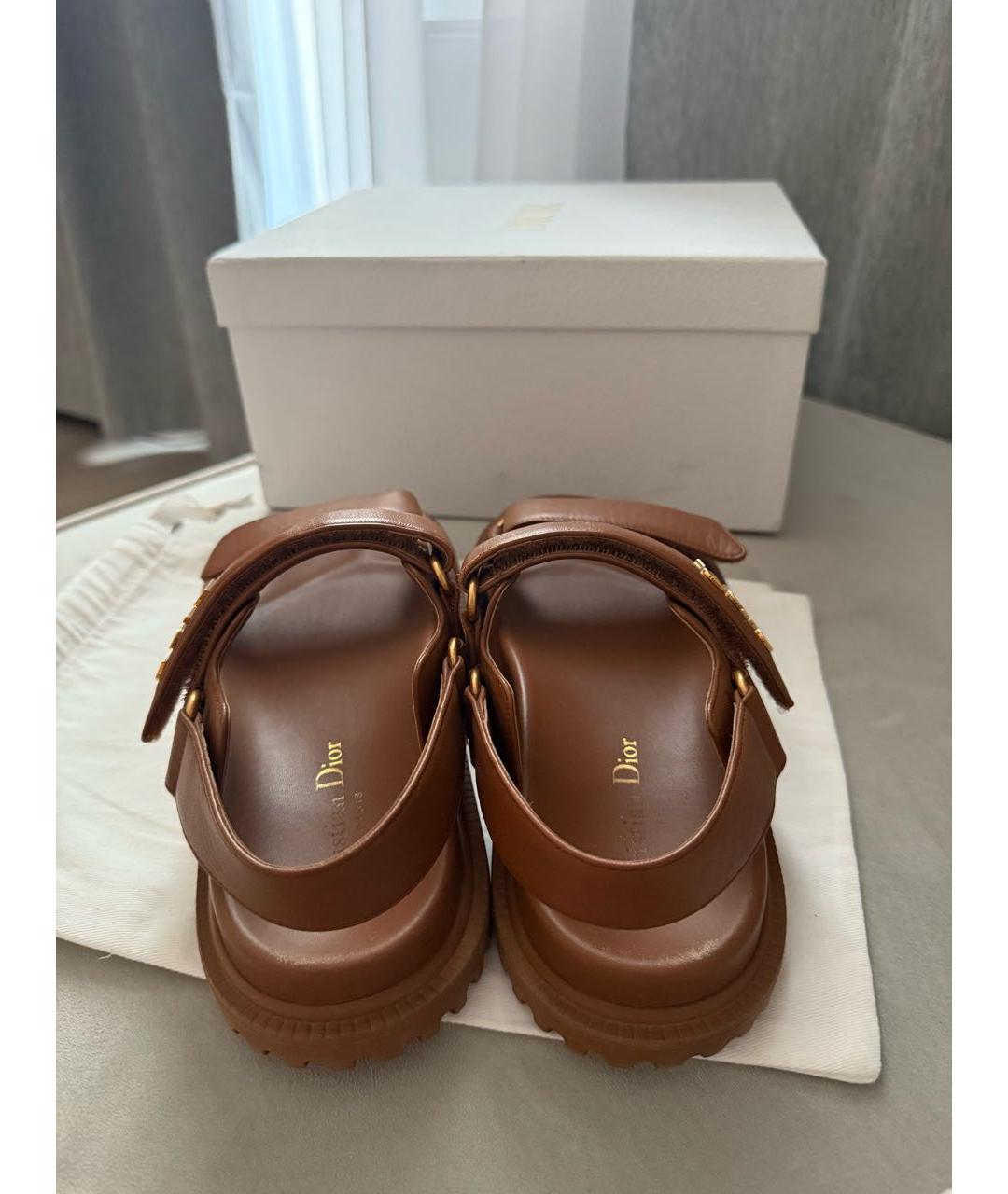 CHRISTIAN DIOR Коричневые кожаные сандалии, фото 4