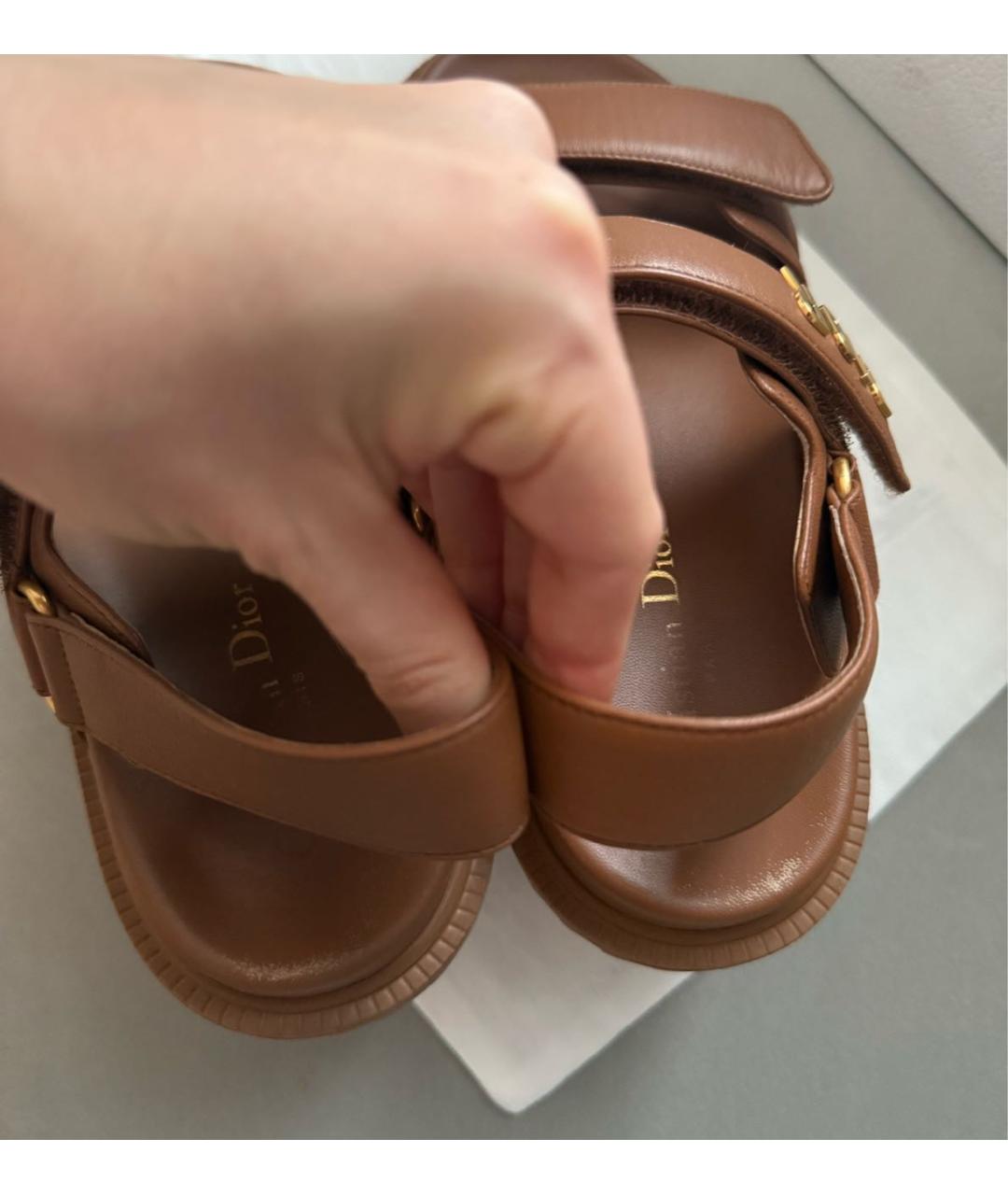 CHRISTIAN DIOR Коричневые кожаные сандалии, фото 5