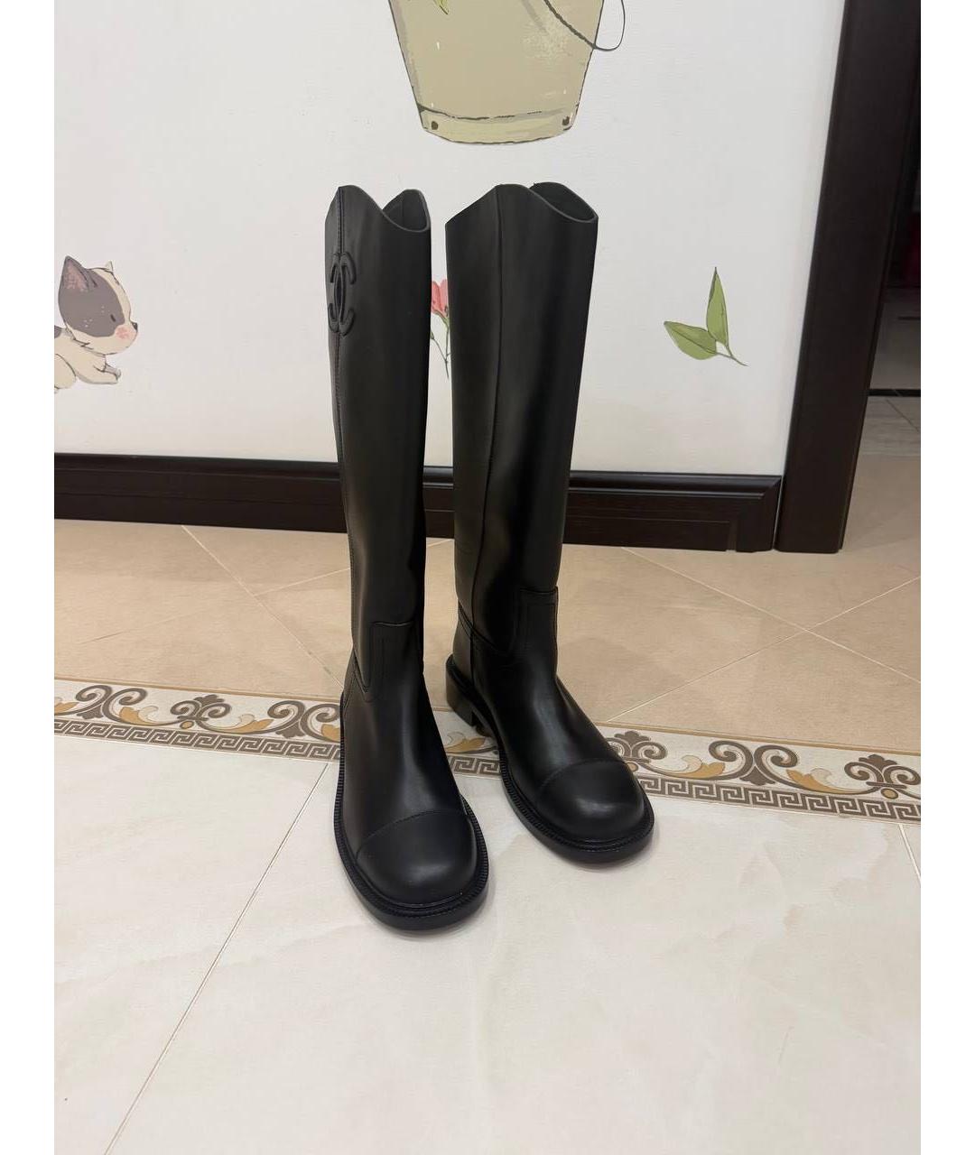 CHANEL Черные кожаные сапоги, фото 2