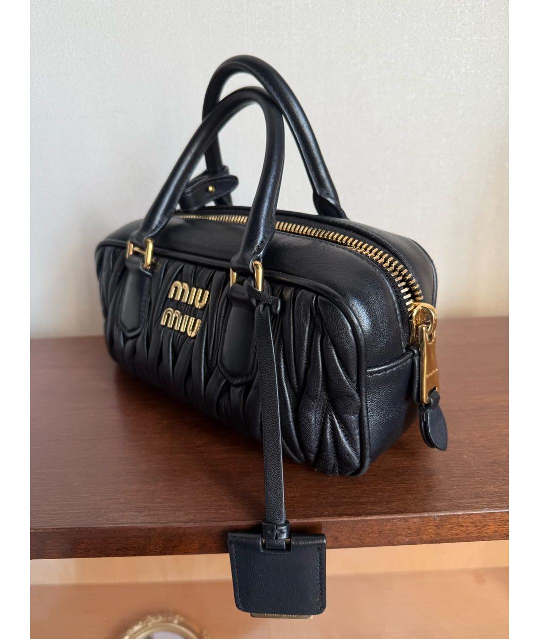 MIU MIU Черная кожаная сумка с короткими ручками, фото 2