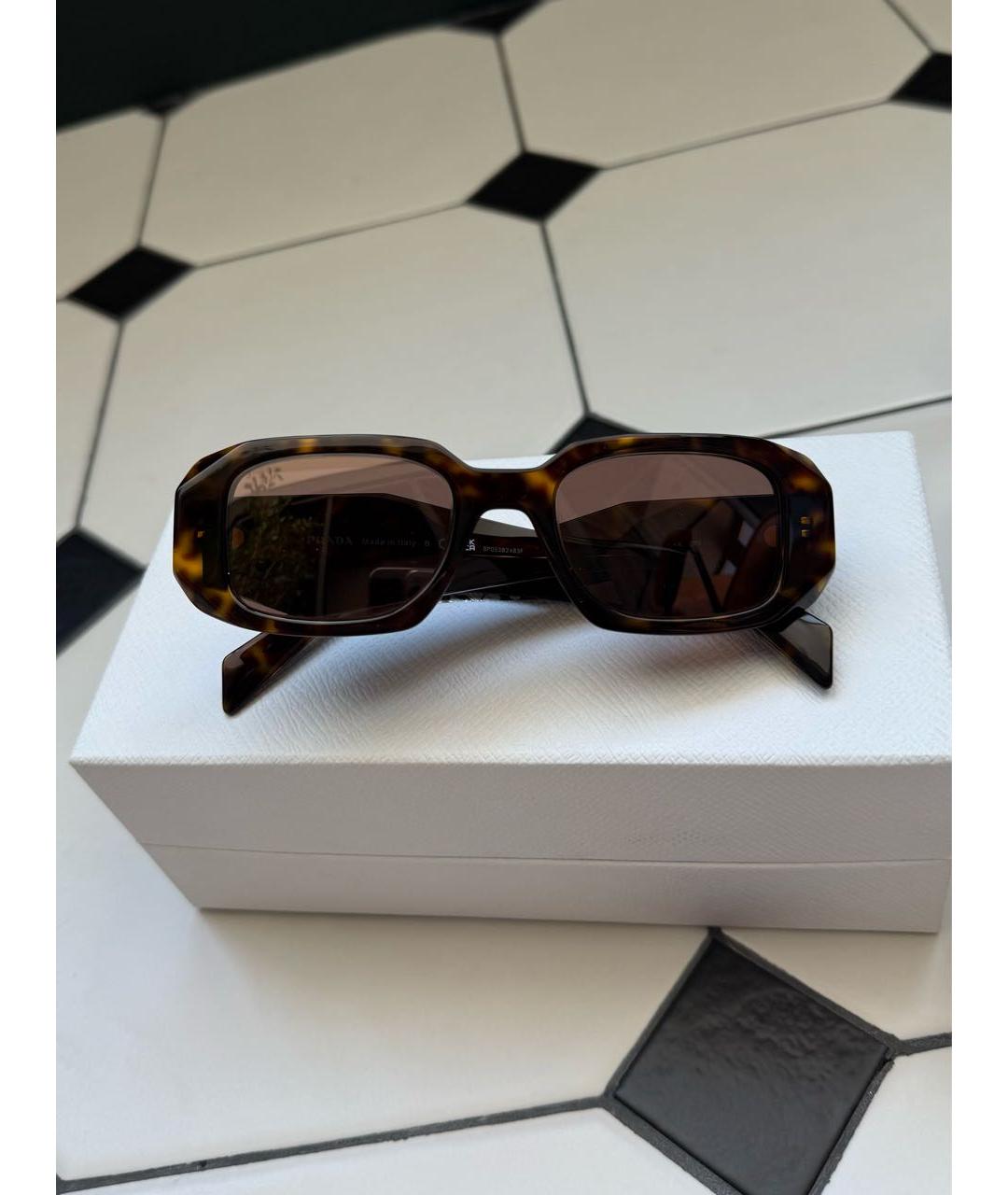 PRADA Коричневые пластиковые солнцезащитные очки, фото 5