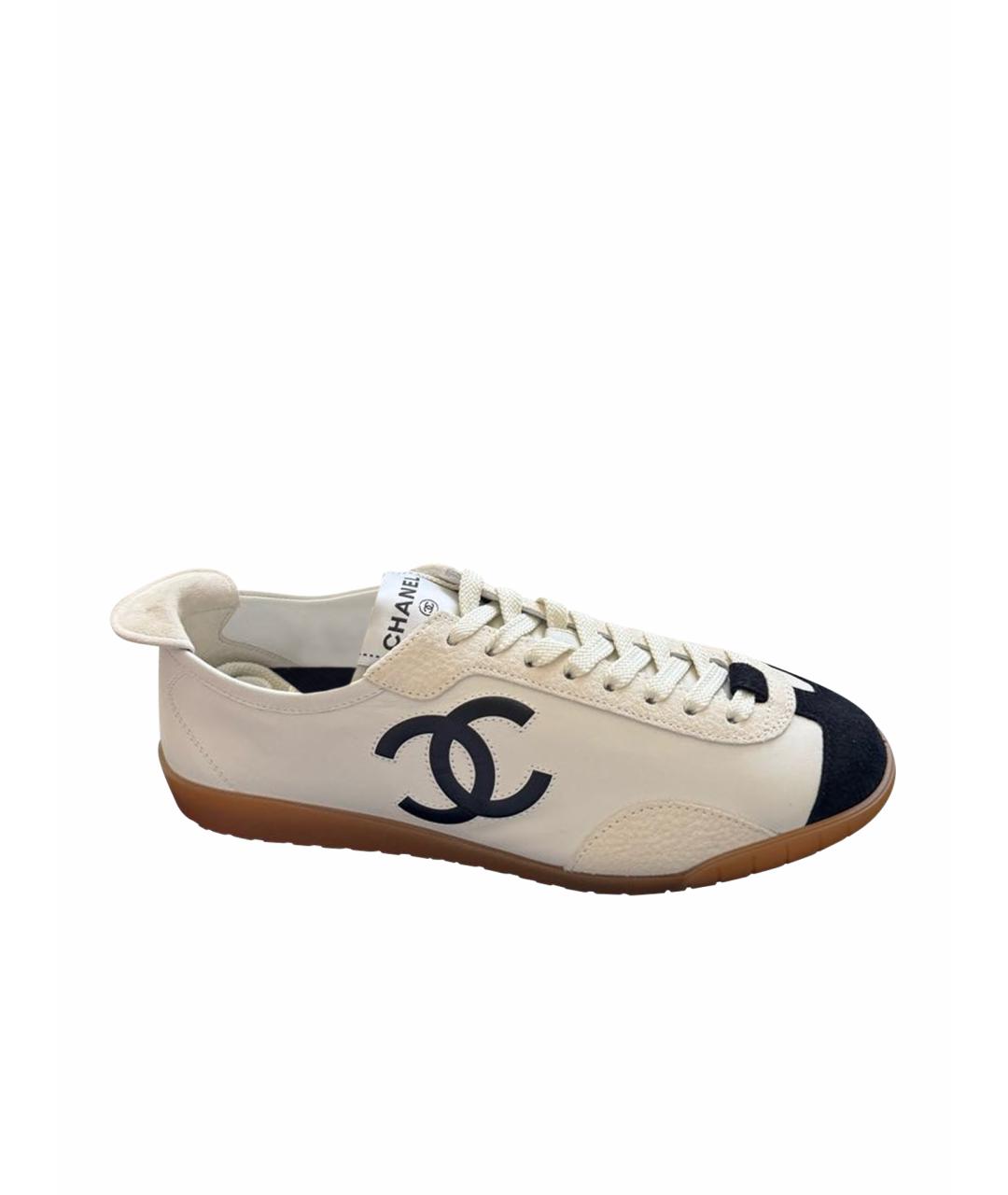 CHANEL Белые кожаные кеды, фото 1