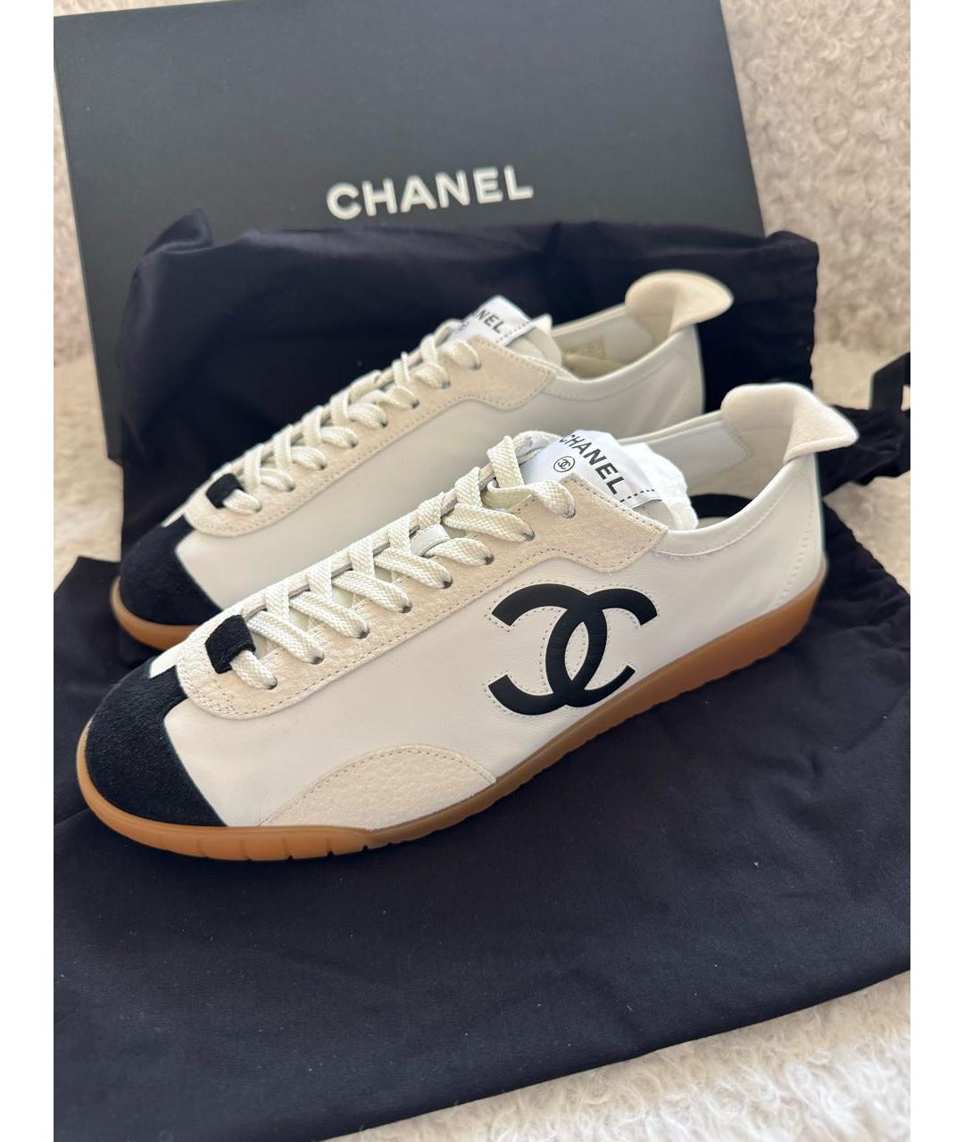 CHANEL Белые кожаные кеды, фото 2