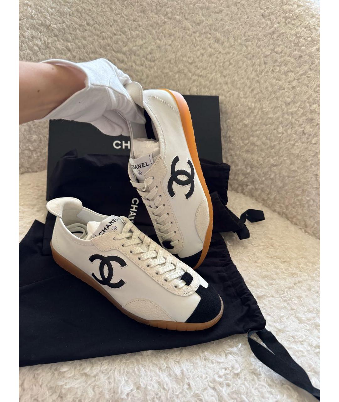 CHANEL Белые кожаные кеды, фото 3