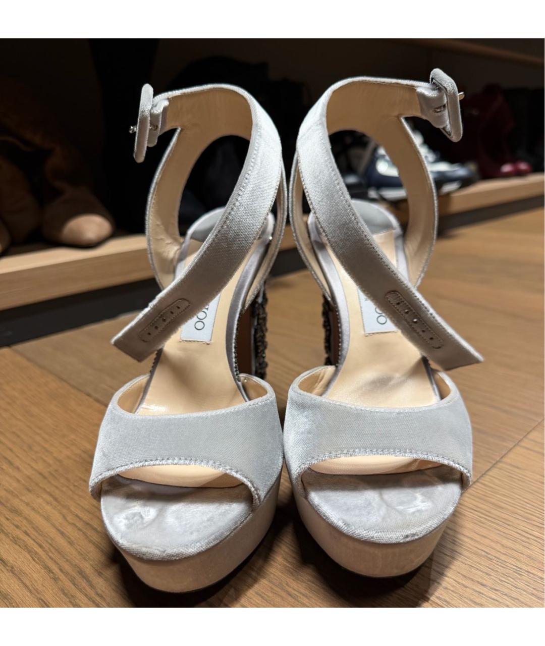 JIMMY CHOO Серые бархатные босоножки, фото 3