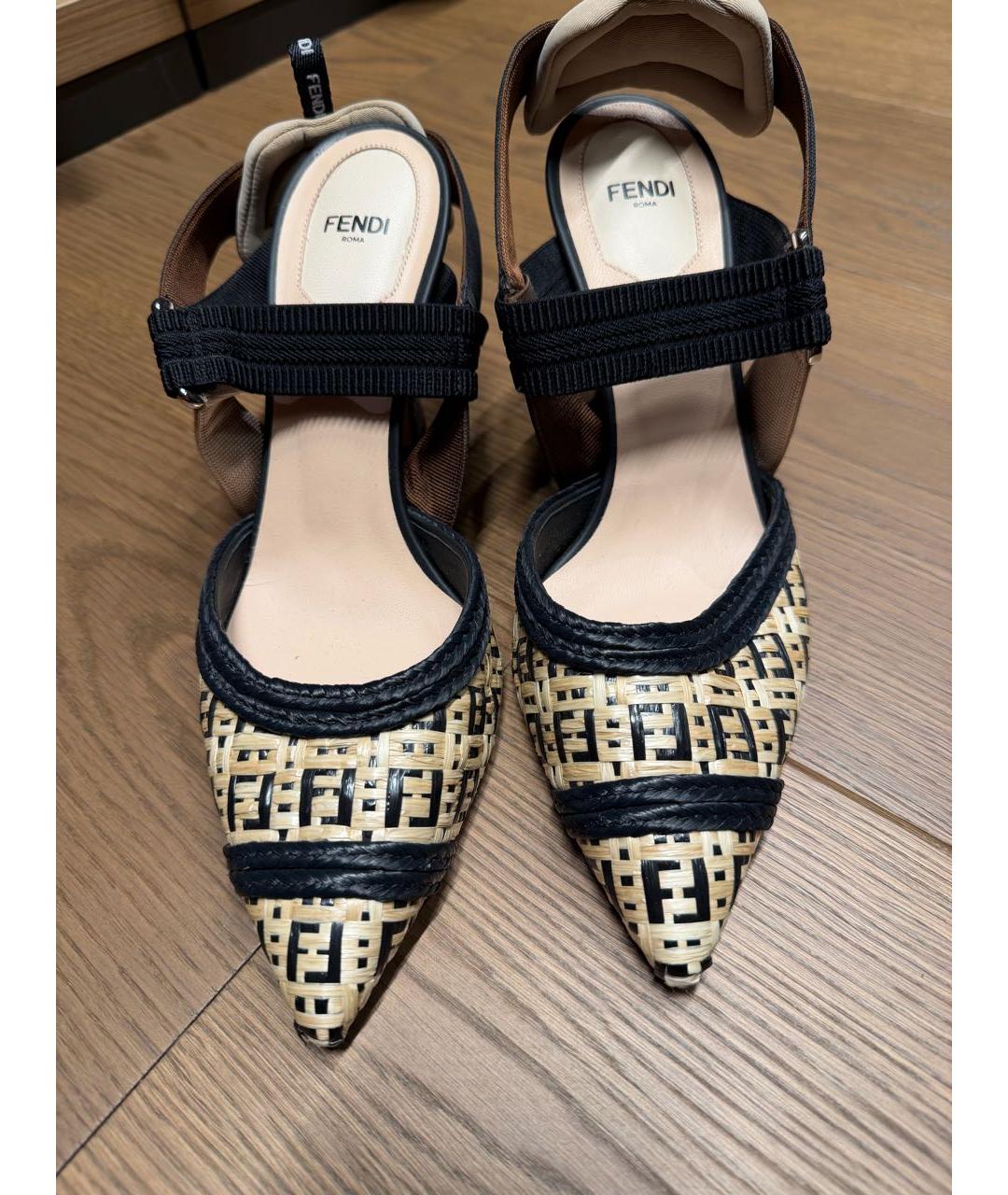 FENDI Бежевые туфли, фото 2