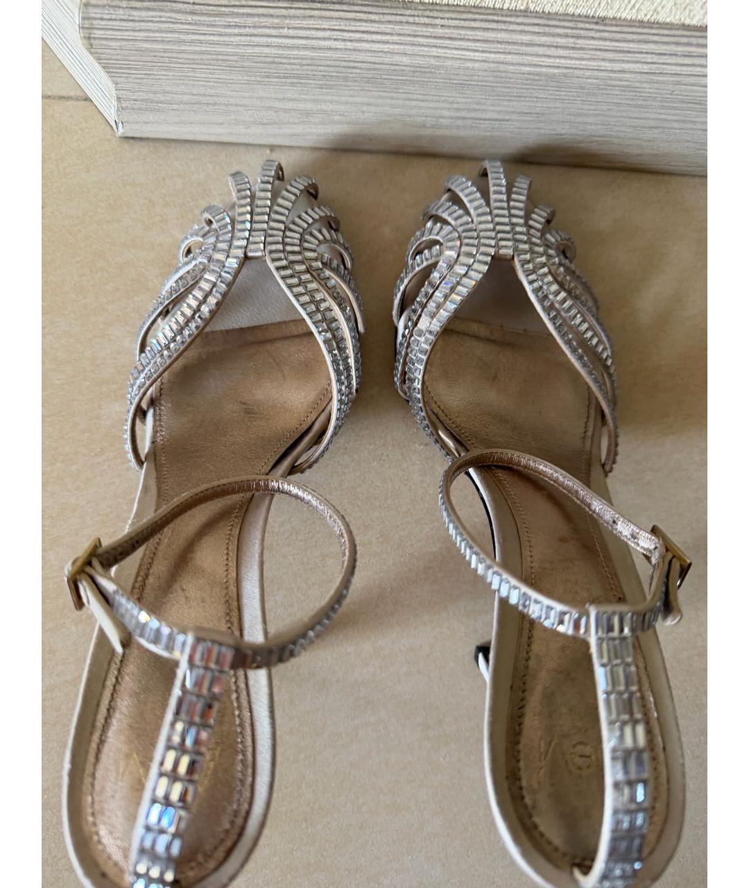 ALICE+OLIVIA Бежевые текстильные босоножки, фото 7