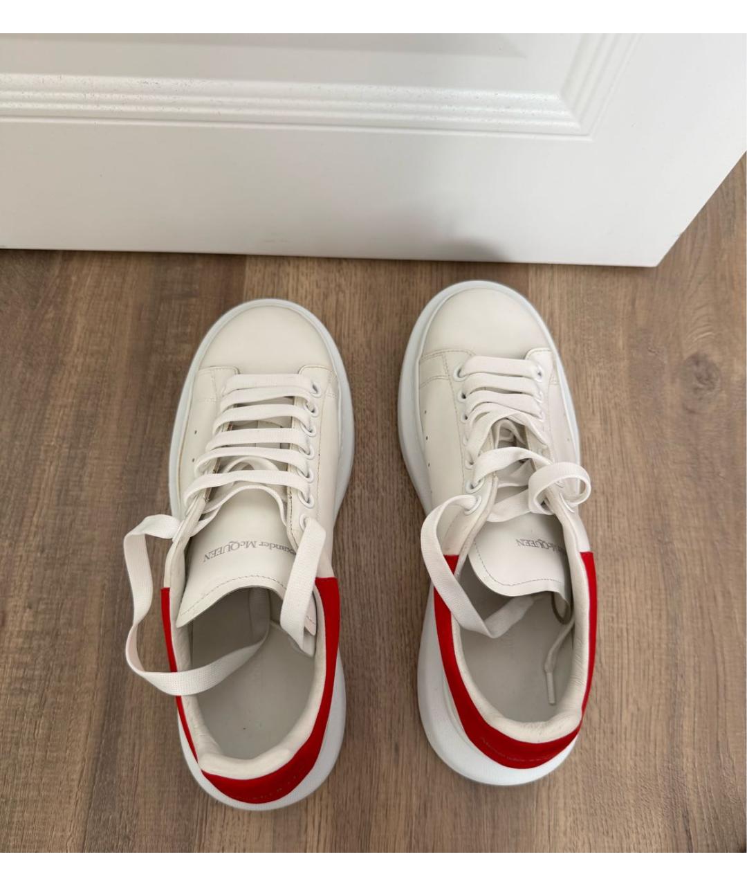 ALEXANDER MCQUEEN Белые кожаные низкие кроссовки / кеды, фото 3