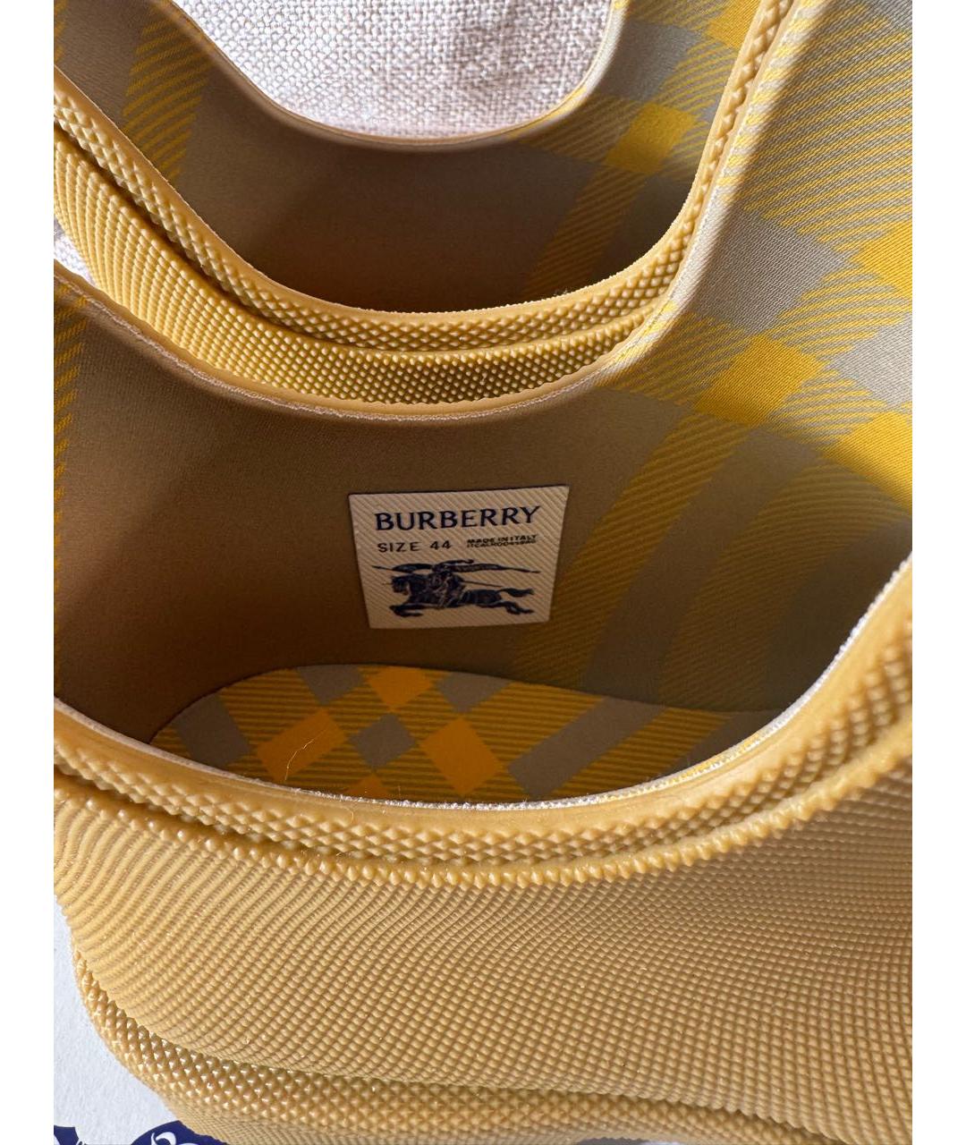 BURBERRY Горчичные резиновые высокие ботинки, фото 6