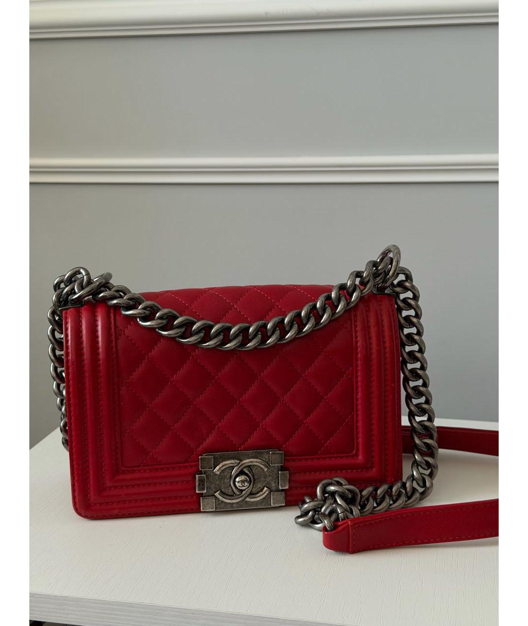CHANEL Красная кожаная сумка через плечо, фото 2