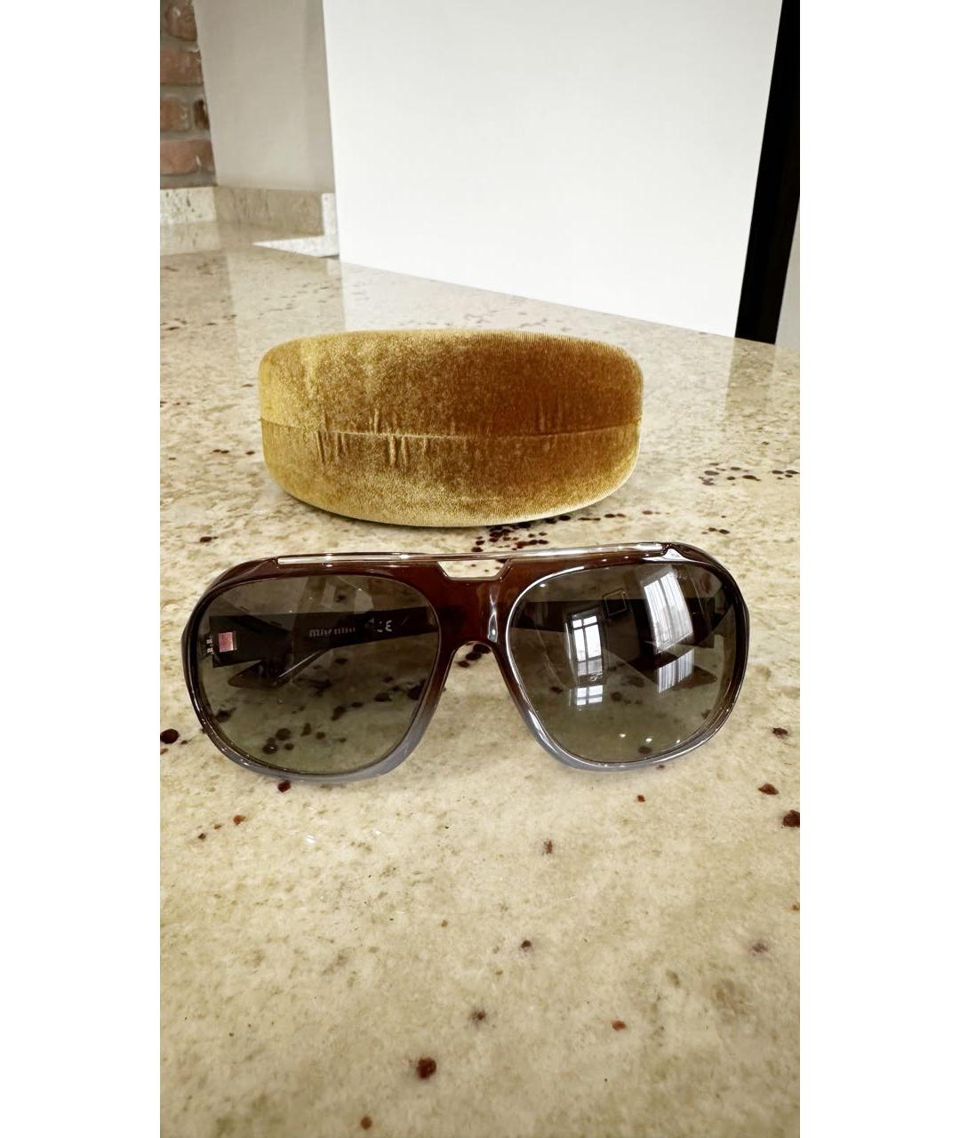 MIU MIU Коричневые пластиковые солнцезащитные очки, фото 8