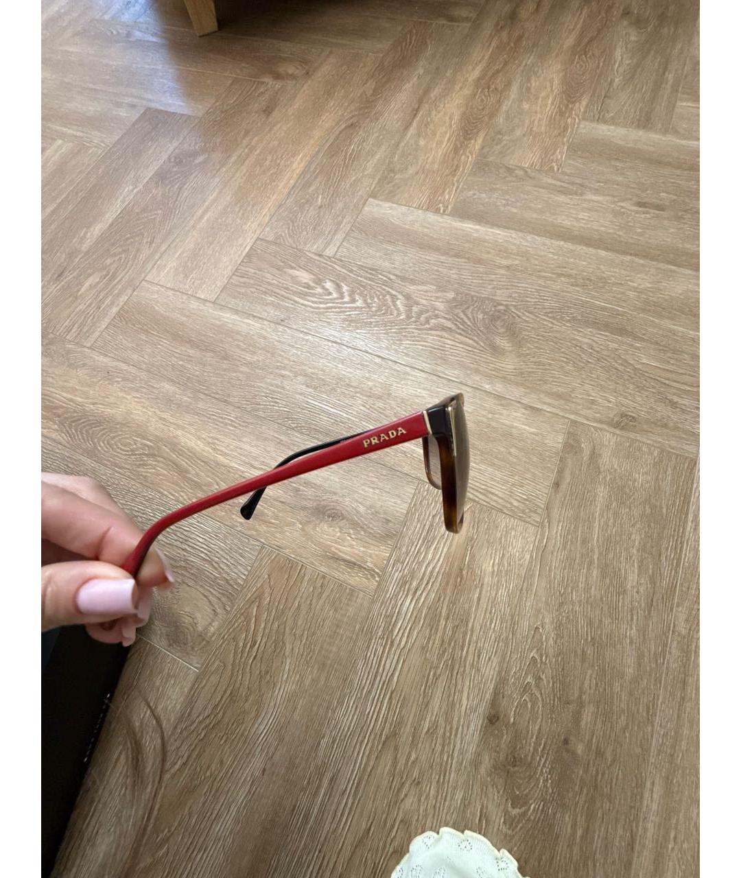 PRADA Коричневые пластиковые солнцезащитные очки, фото 2